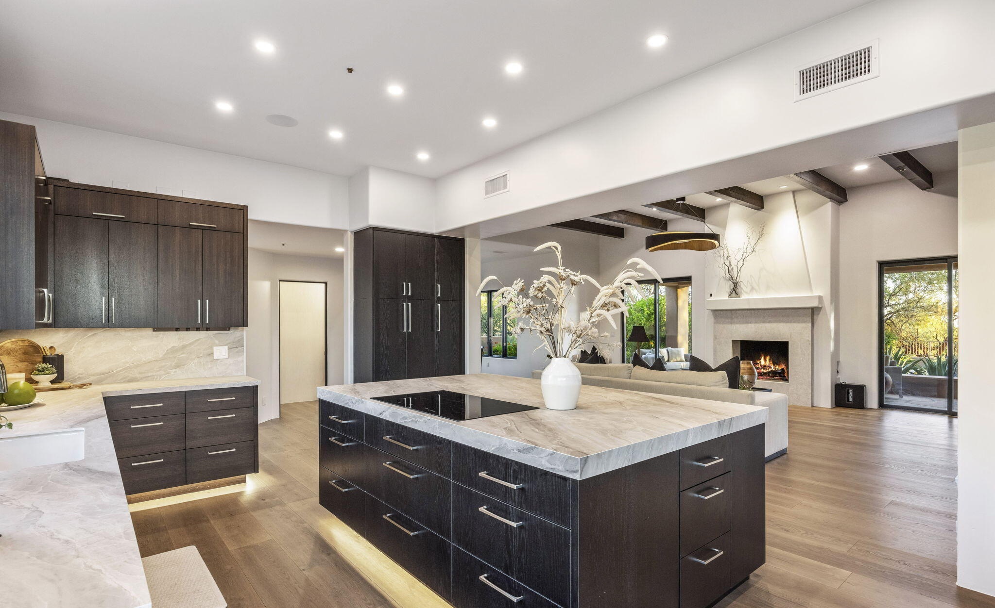  10046 E Hidden Valley Rd  Scottsdale, AZ - 物件實景