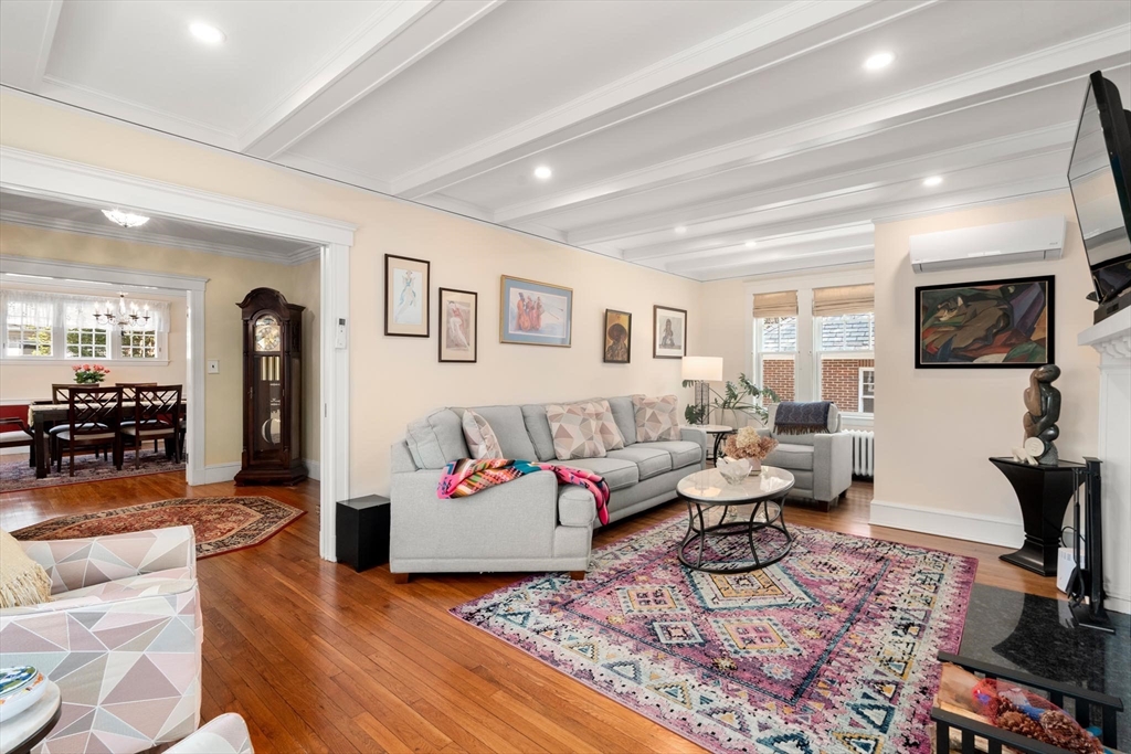 Milton, Massachusetts, 02186, United States, 3 Bedrooms Bedrooms, ,3 BathroomsBathrooms,Residential,For Sale,1941050