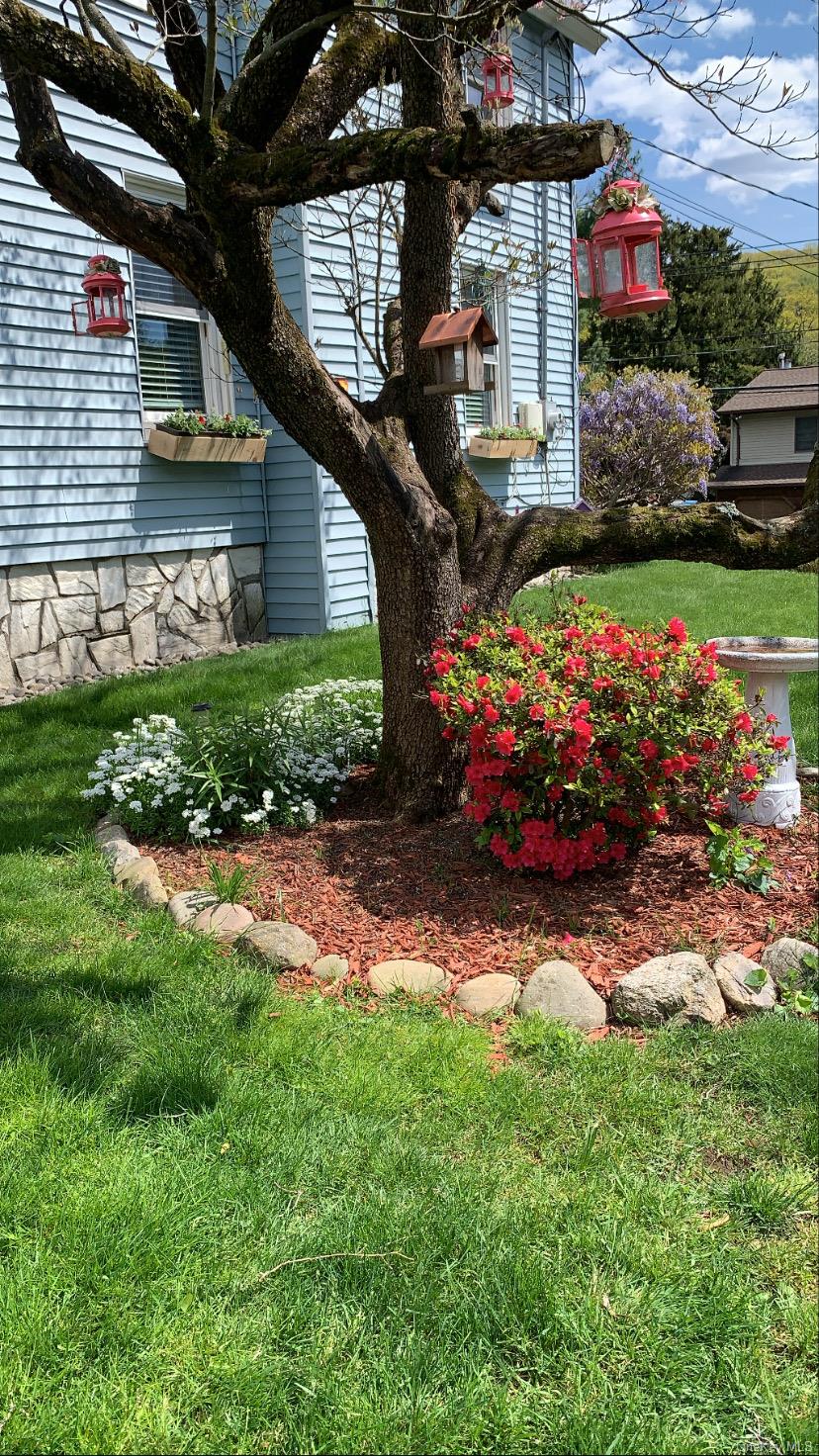 Garnerville, New York, 10923, United States, 3 Bedrooms Bedrooms, ,2 BathroomsBathrooms,Residential,For Sale,1974386