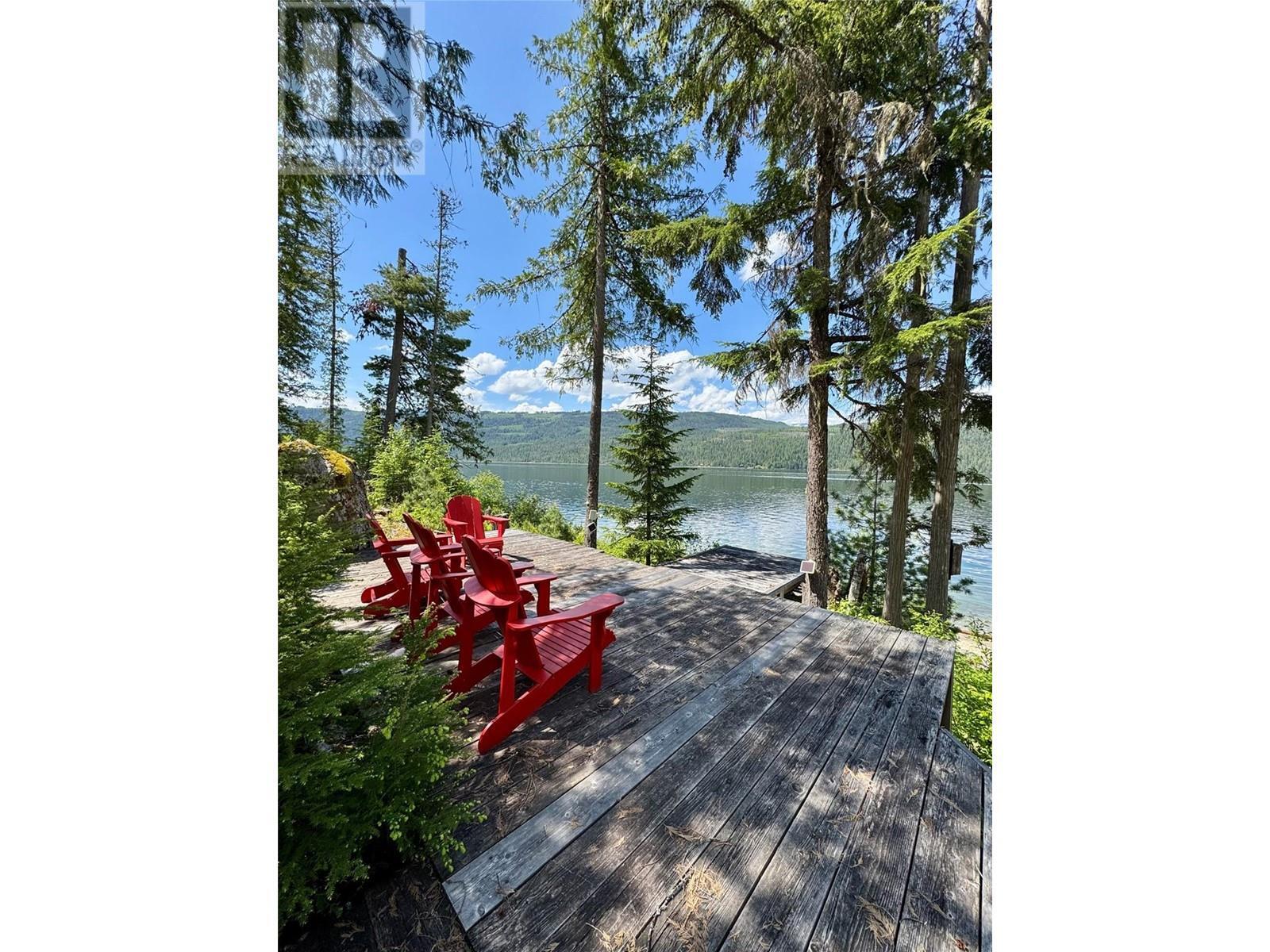 SICAMOUS, British Columbia, V0E 2V0, CA, 3 Bedrooms Bedrooms, ,2 BathroomsBathrooms,Residential,For Sale,1838077