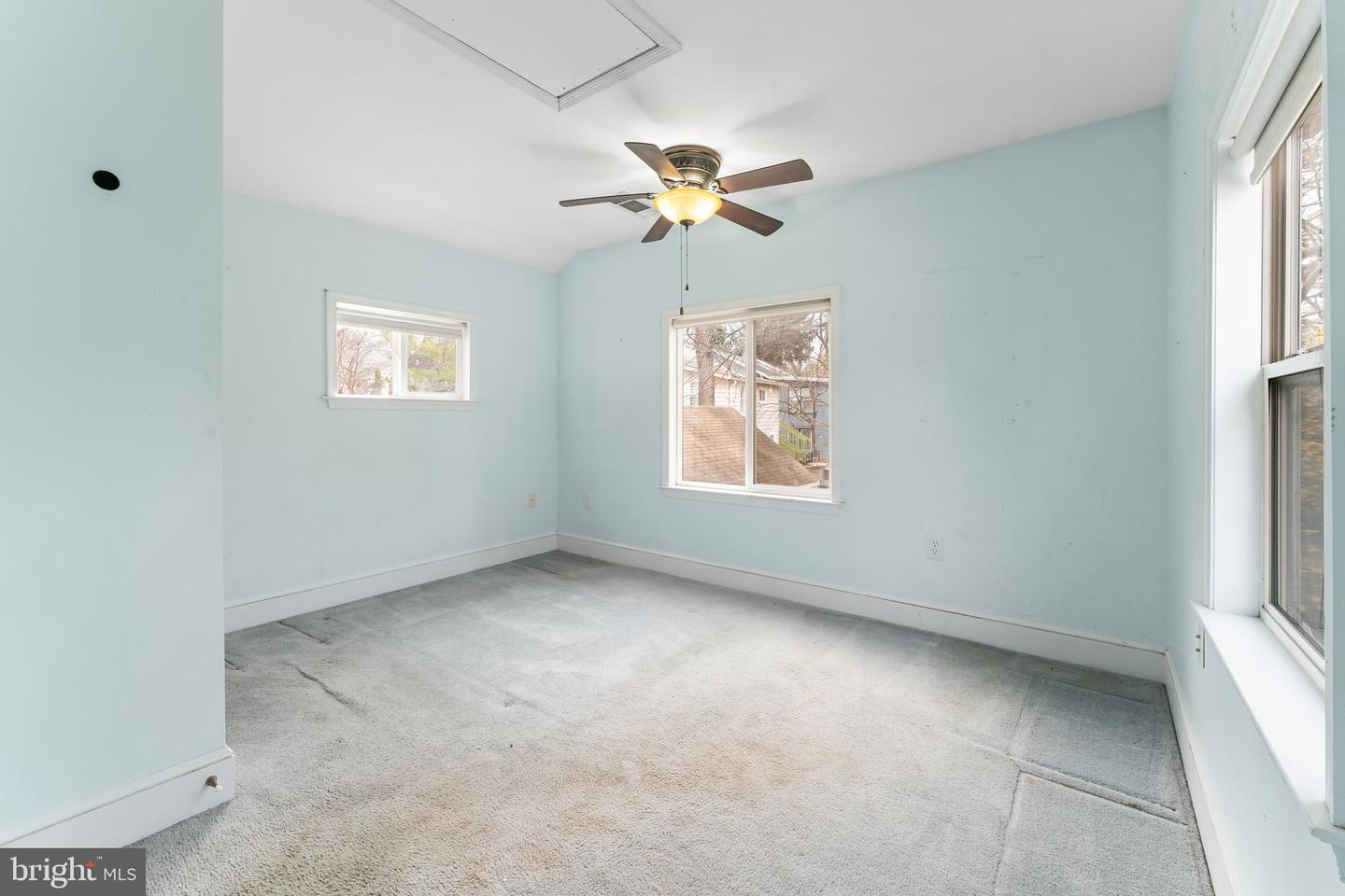 Hyattsville, Maryland, 20781, United States, 3 Bedrooms Bedrooms, ,1 BathroomBathrooms,Residential,For Sale,1998955