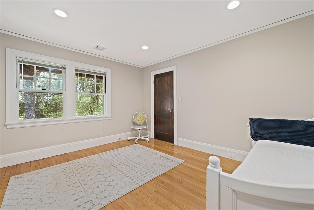 Newton, Massachusetts, 02468, United States, 4 Bedrooms Bedrooms, ,4 BathroomsBathrooms,Residential,For Sale,1829542