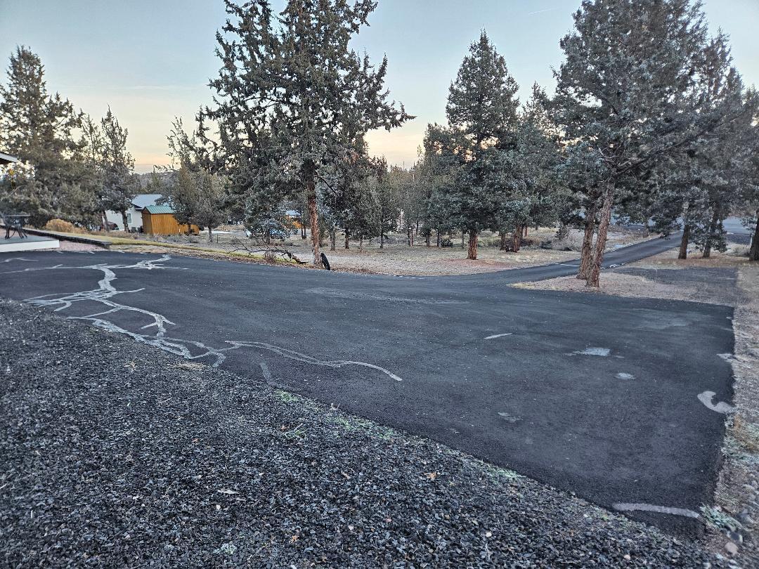 Prineville, Oregon, 97754, United States, 3 Bedrooms Bedrooms, ,2 BathroomsBathrooms,Residential,For Sale,2009678