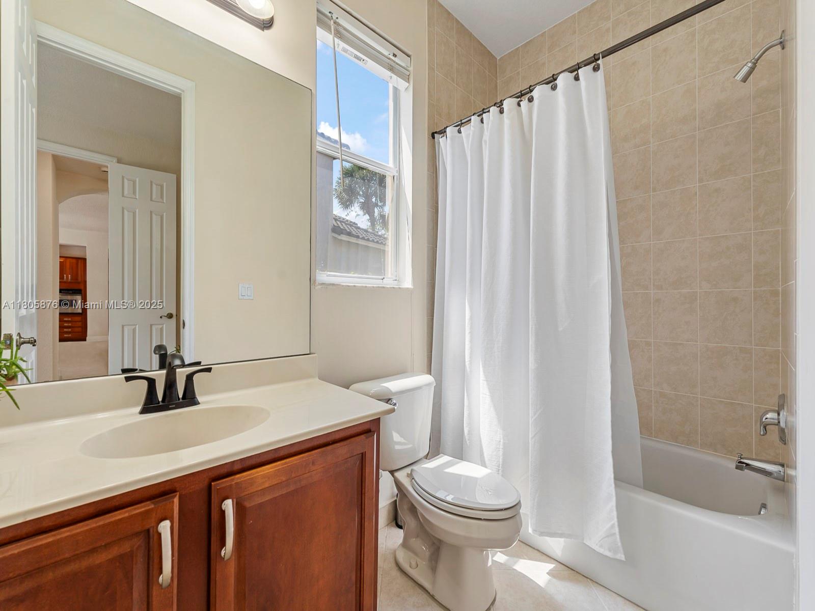 Weston, Florida, 33332, United States, 5 Bedrooms Bedrooms, ,5 BathroomsBathrooms,Residential,For Sale,1826480