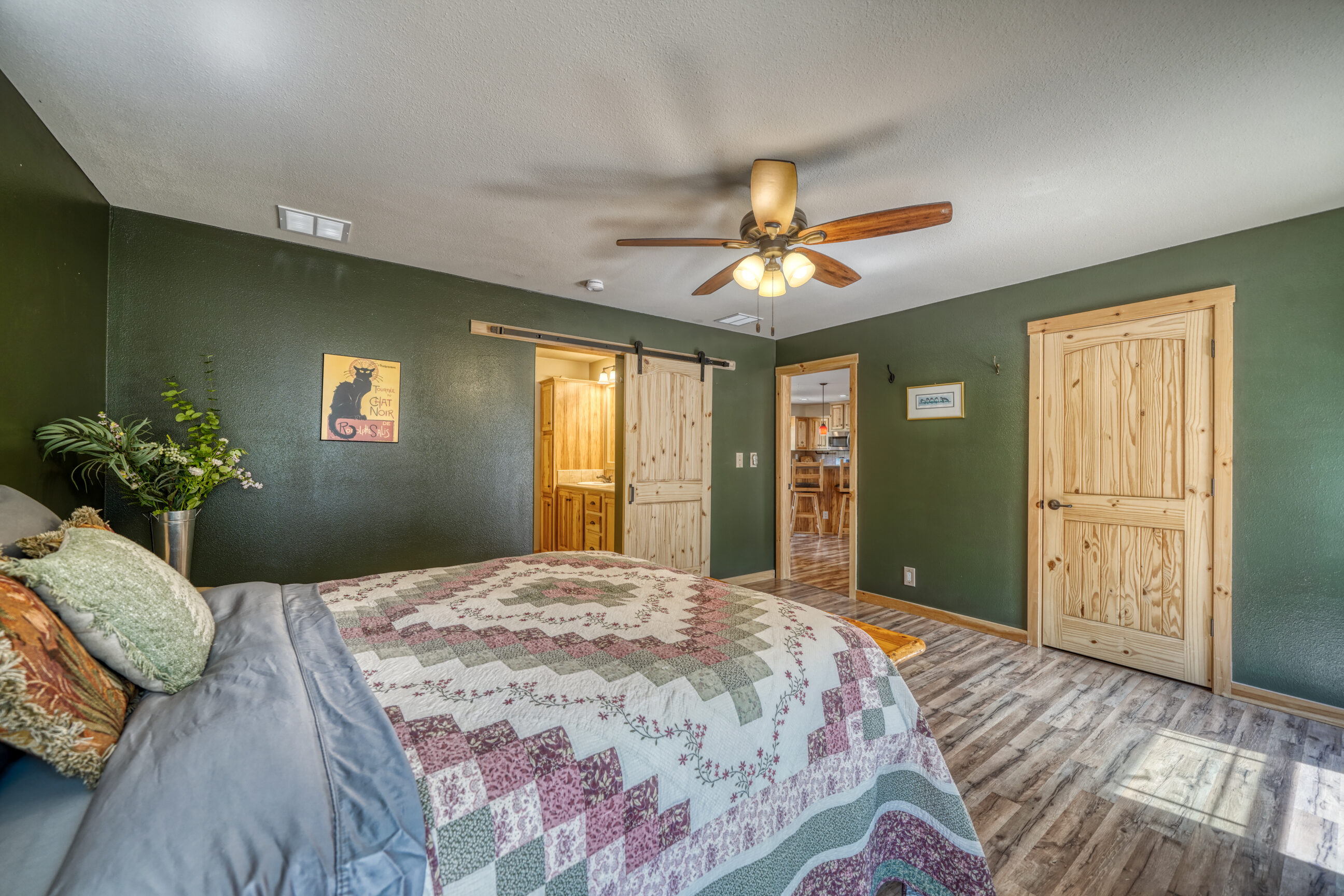 Woodland Park, Colorado, 80863, United States, 3 Bedrooms Bedrooms, ,2 BathroomsBathrooms,Residential,For Sale,1891274