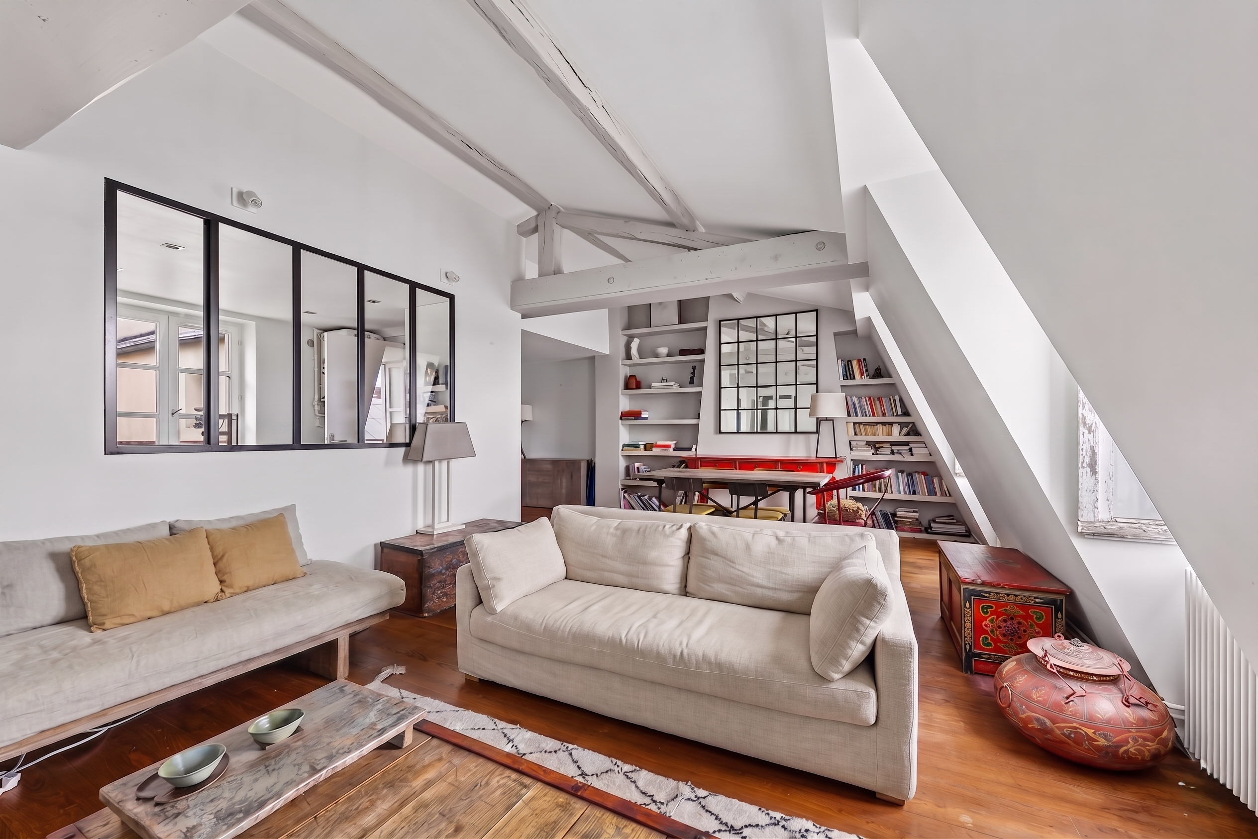  Le Marais – Renovated Top-Floor Apartment with Exposed Beams and Rooftop Views - 物件實景