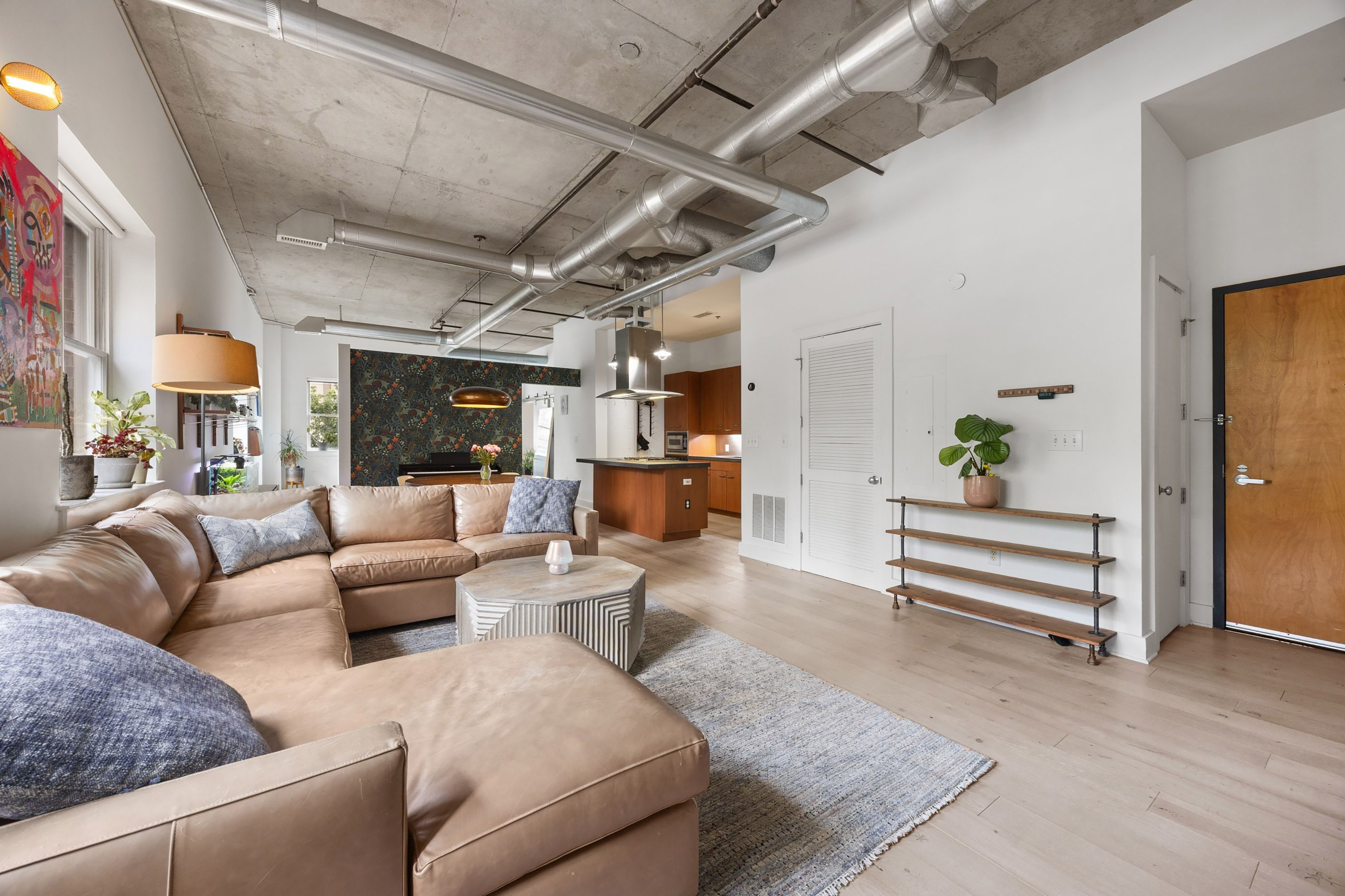 Easy Living Near the Beltine - 物件實景