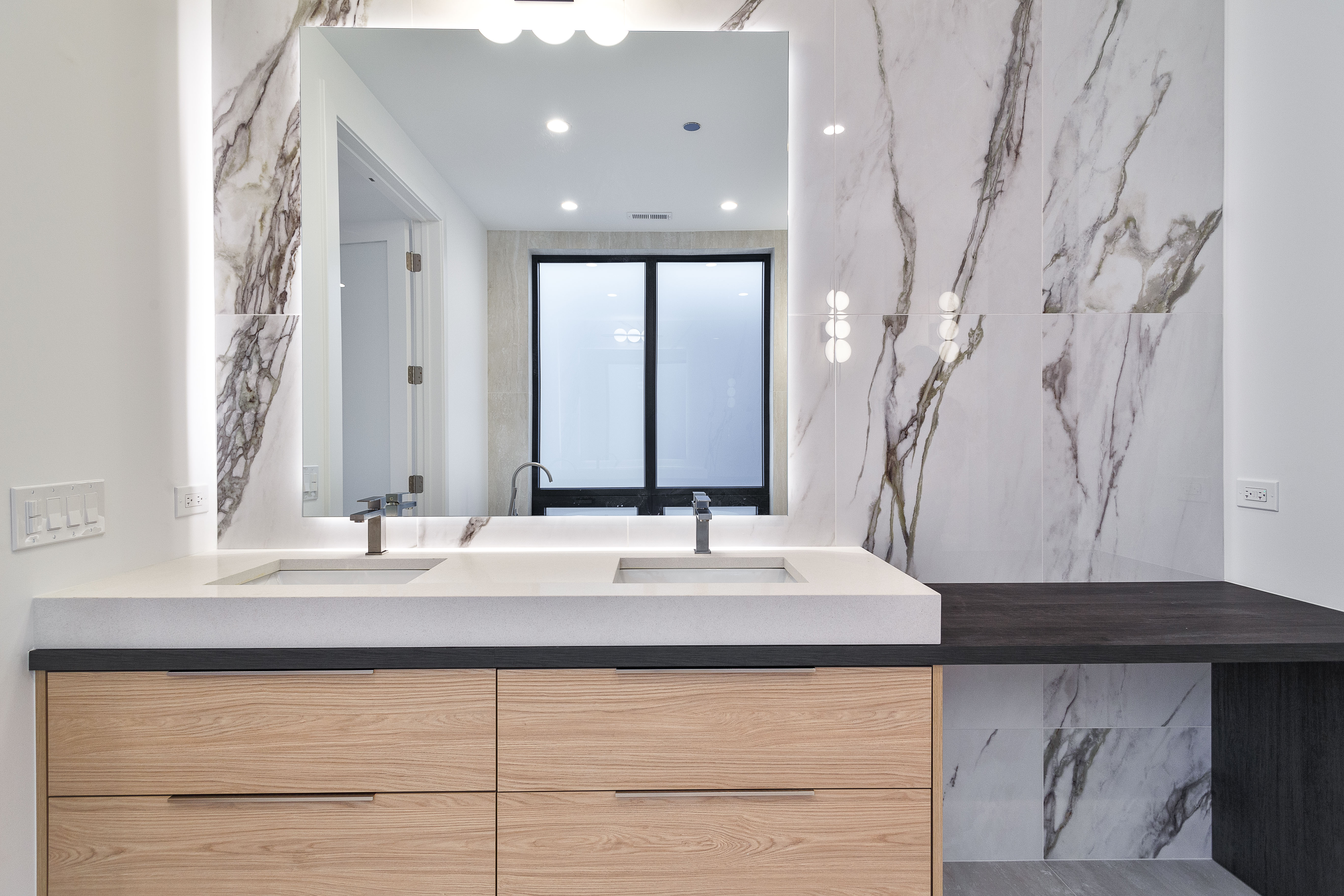  Distinguished New Construction Single-Family Home - 物件實景