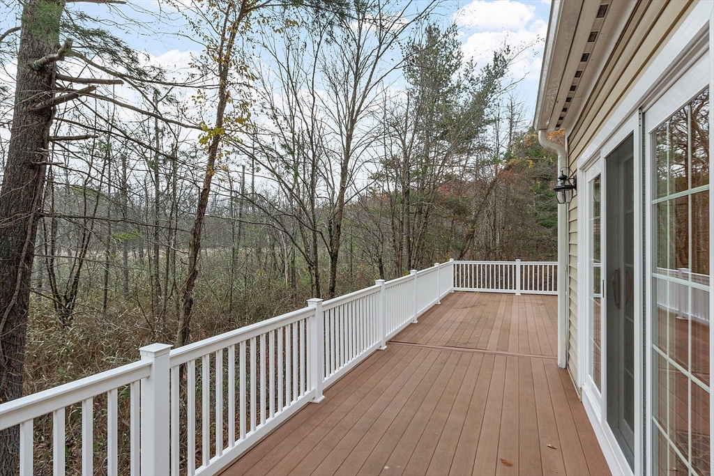 Worcester, Massachusetts, 01609, United States, 3 Bedrooms Bedrooms, ,4 BathroomsBathrooms,Residential,For Sale,1987815