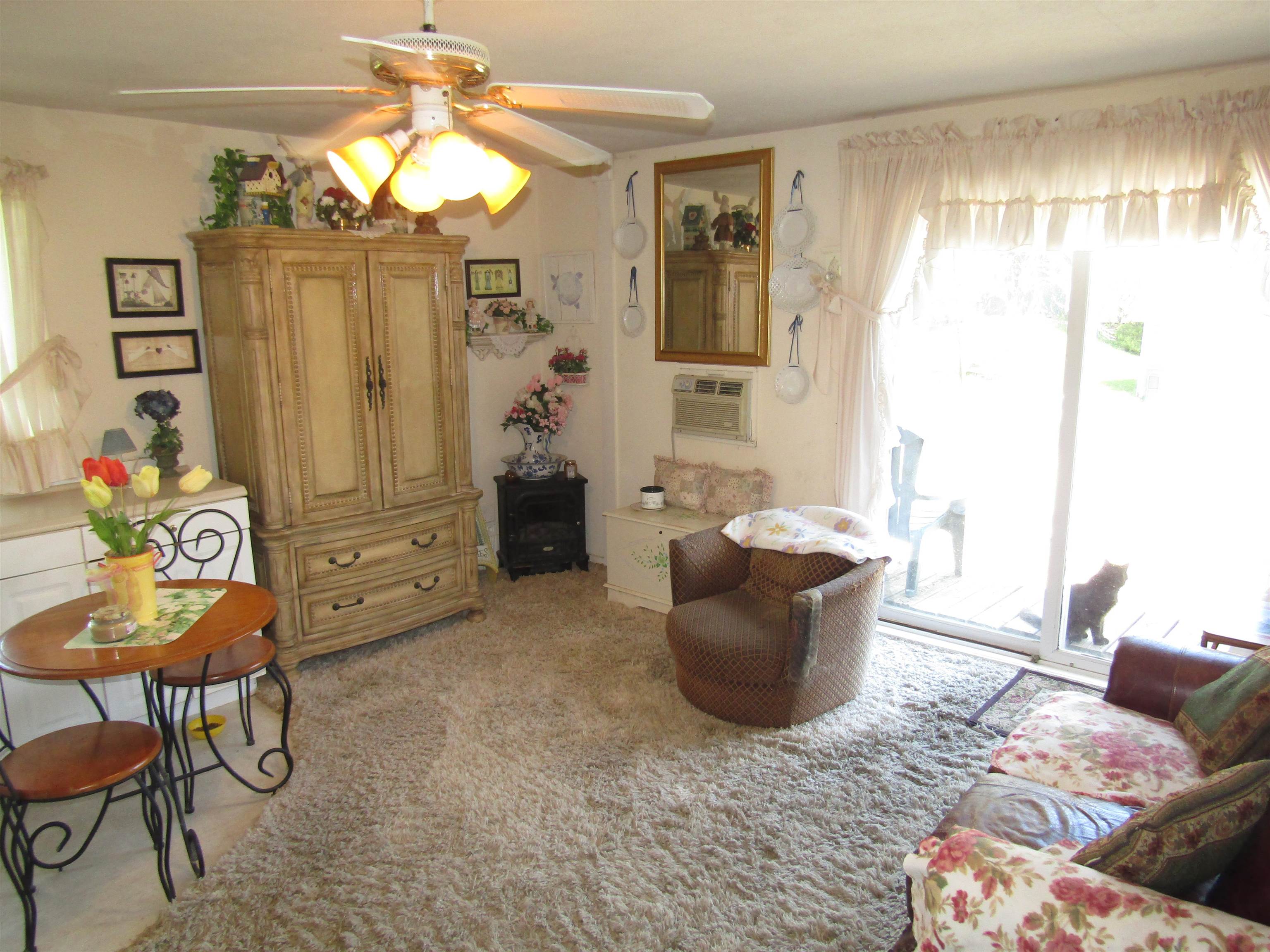 Beloit, Wisconsin, 53511, United States, 6 Bedrooms Bedrooms, ,5 BathroomsBathrooms,Residential,For Sale,1923330