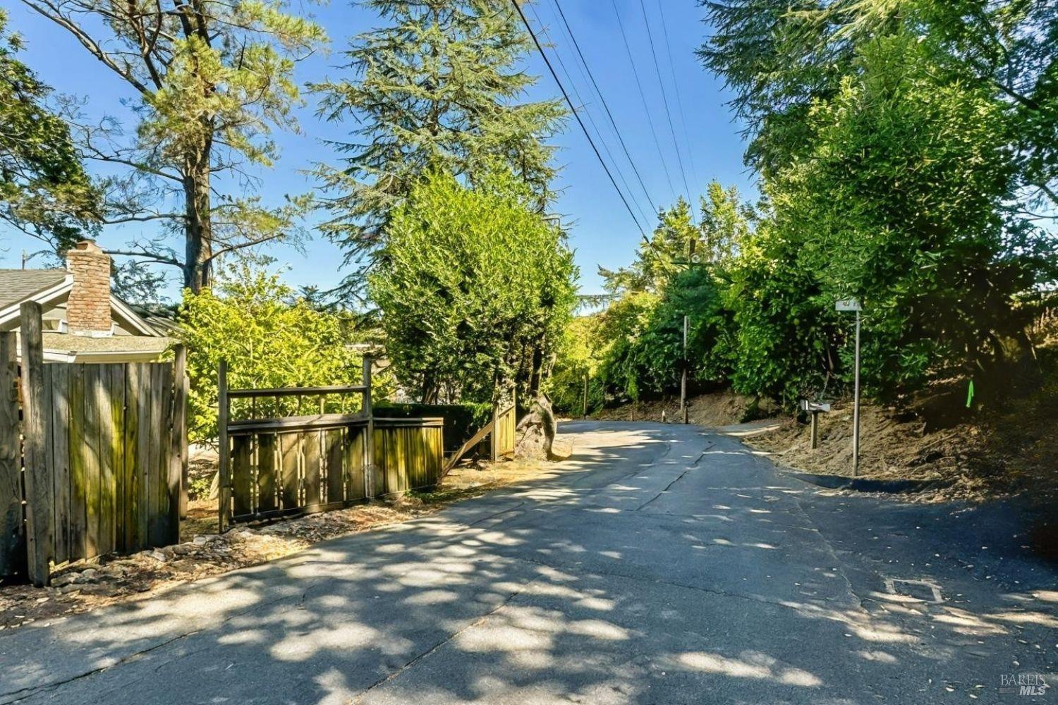 Mill Valley, California, 94941, United States, ,Residential,For Sale,1974805