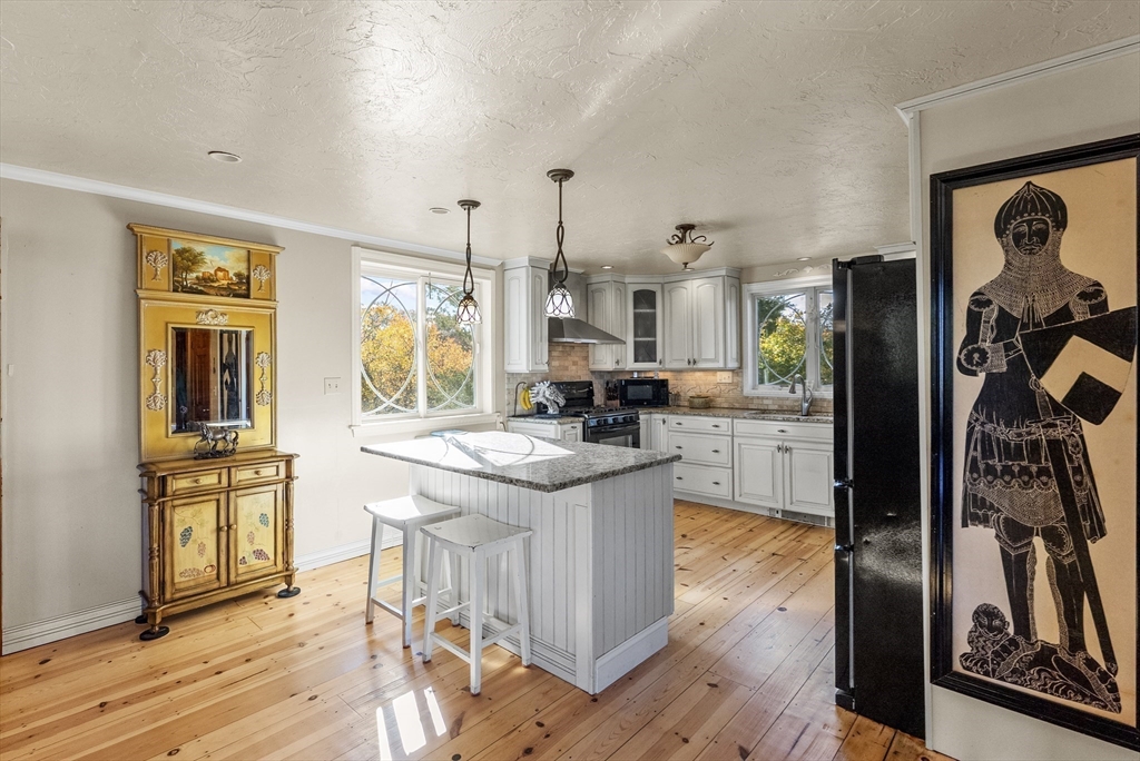 Plymouth, Massachusetts, 02360, United States, 3 Bedrooms Bedrooms, ,4 BathroomsBathrooms,Residential,For Sale,1994439