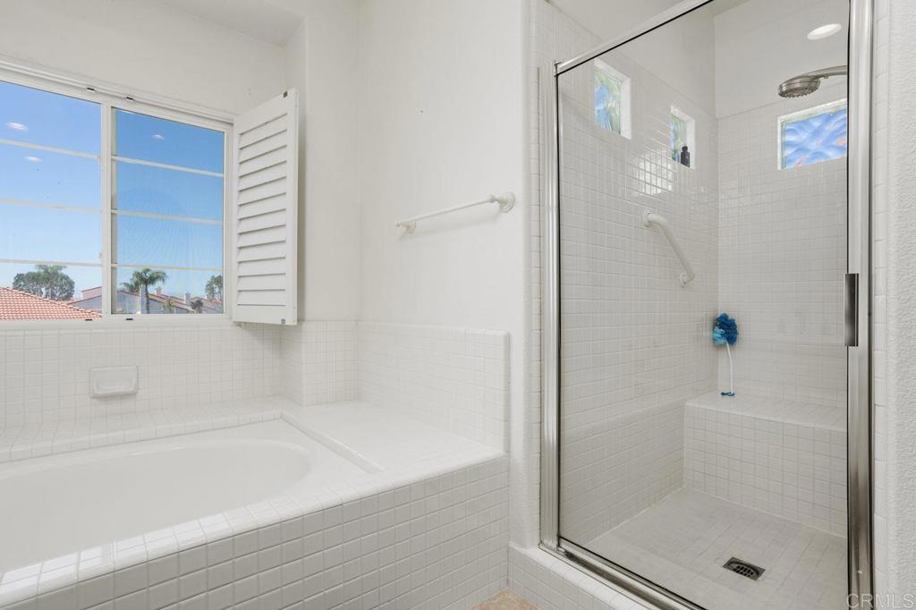 Oceanside, California, 92056, United States, 2 Bedrooms Bedrooms, ,2 BathroomsBathrooms,Residential,For Sale,1942226