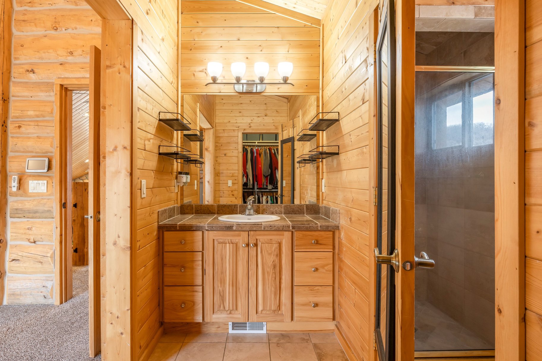  Modernized Timberlakes Cabin Home - 物件實景