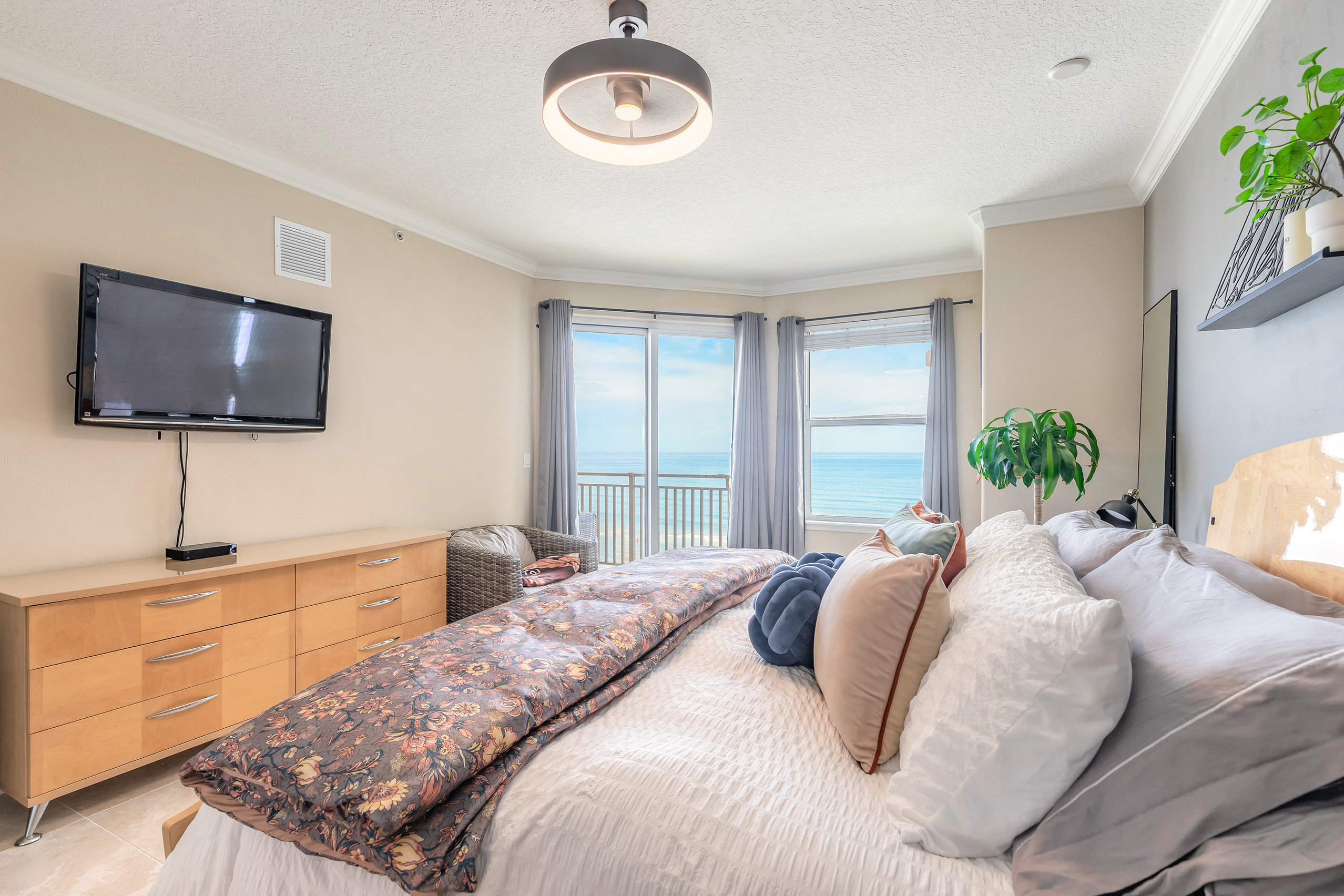 Daytona Beach, Florida, 32118, United States, 3 Bedrooms Bedrooms, ,3 BathroomsBathrooms,Residential,For Sale,1887964