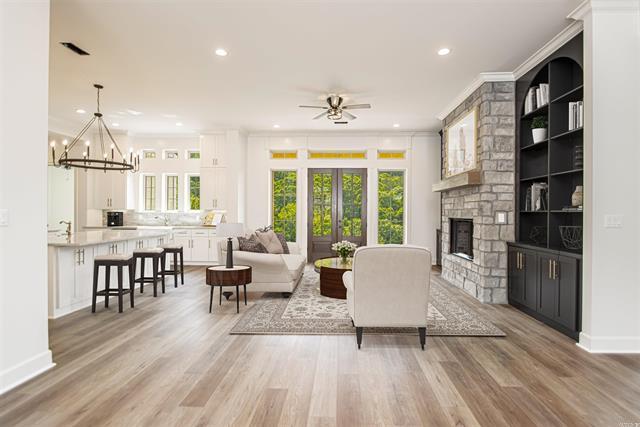 Little Rock, Arkansas, 72210, United States, 5 Bedrooms Bedrooms, ,4 BathroomsBathrooms,Residential,For Sale,1942972