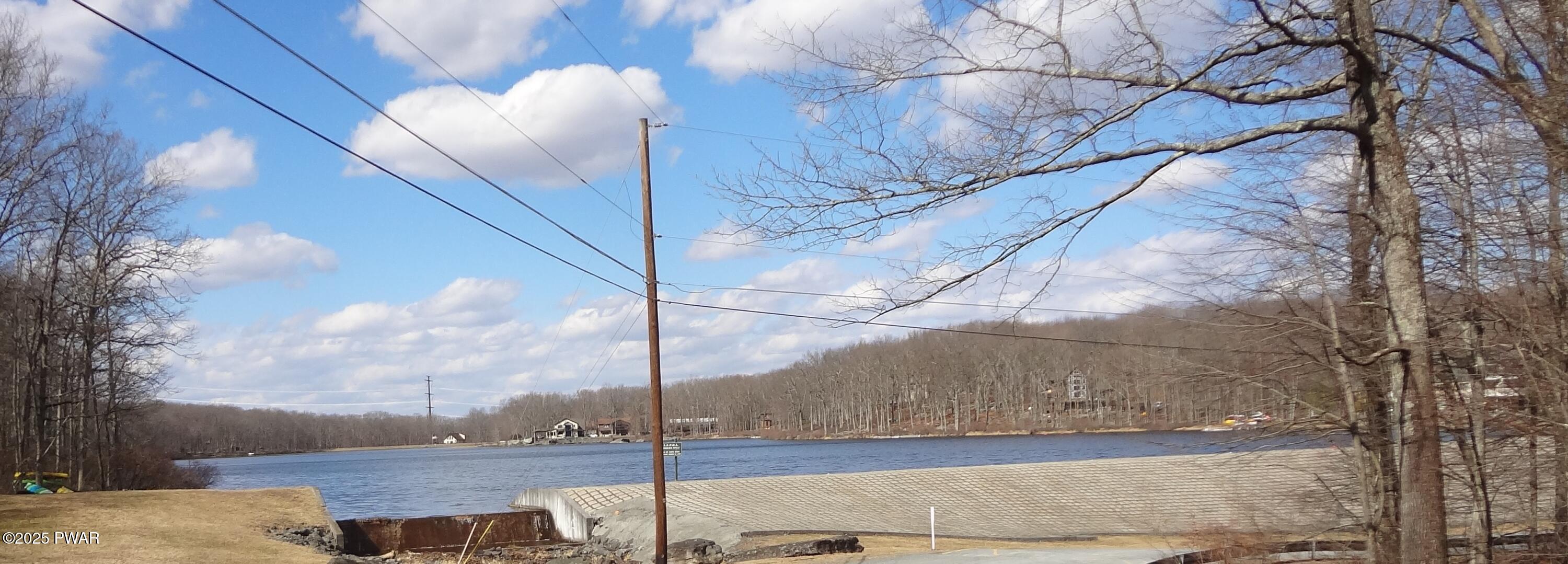 Hawley, Pennsylvania, 18428, United States, 4 Bedrooms Bedrooms, ,3 BathroomsBathrooms,Residential,For Sale,1983271