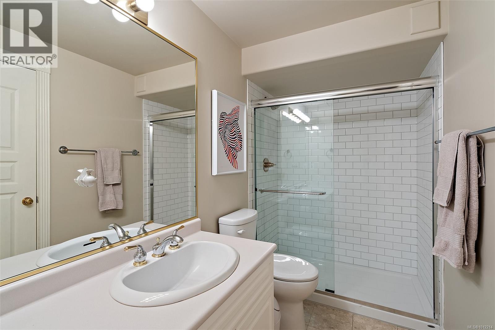 VICTORIA, British Columbia, V9A 7M5, CA, 4 Bedrooms Bedrooms, ,4 BathroomsBathrooms,Residential,For Sale,1947216