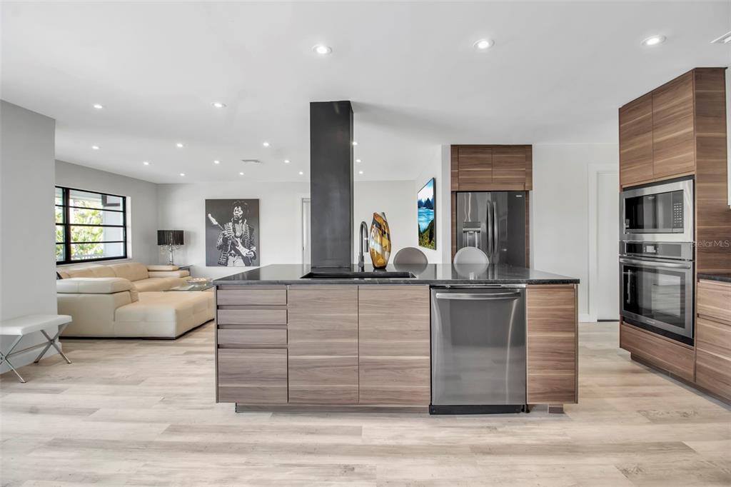 Sarasota, Florida, 34231, United States, 3 Bedrooms Bedrooms, ,2 BathroomsBathrooms,Residential,For Sale,1988164