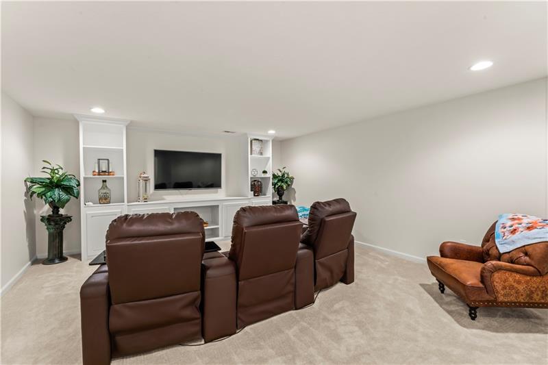 Canonsburg, Pennsylvania, 15317, United States, 5 Bedrooms Bedrooms, ,4 BathroomsBathrooms,Residential,For Sale,1914664