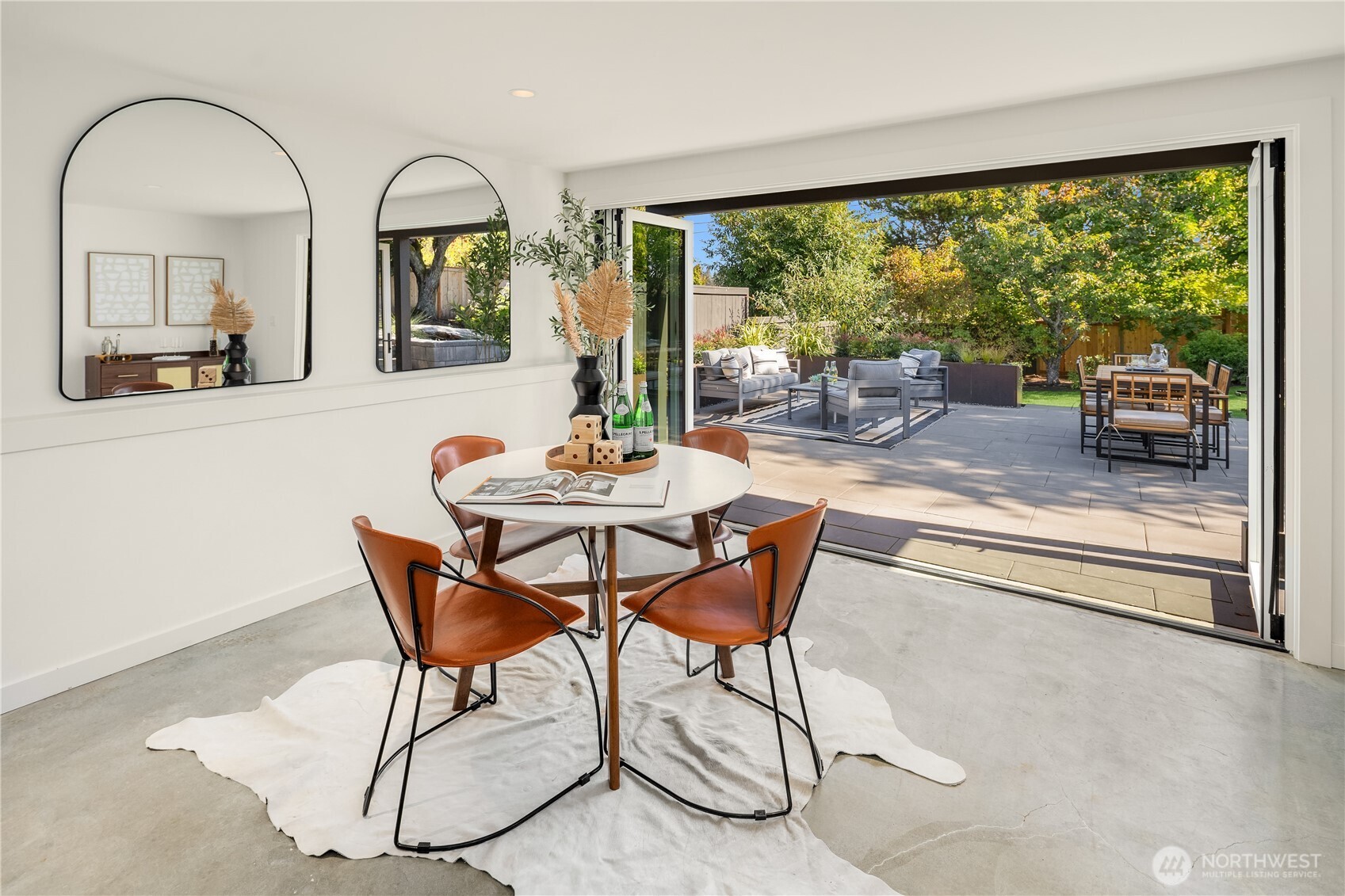 Seattle, Washington, 98177, United States, 4 Bedrooms Bedrooms, ,1 BathroomBathrooms,Residential,For Sale,1988079