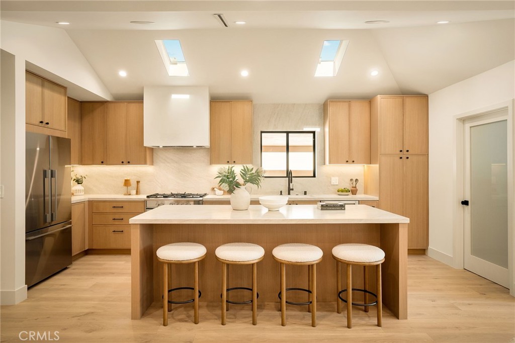 Valley Village, California, 91607, United States, 3 Bedrooms Bedrooms, ,3 BathroomsBathrooms,Residential,For Sale,2002294