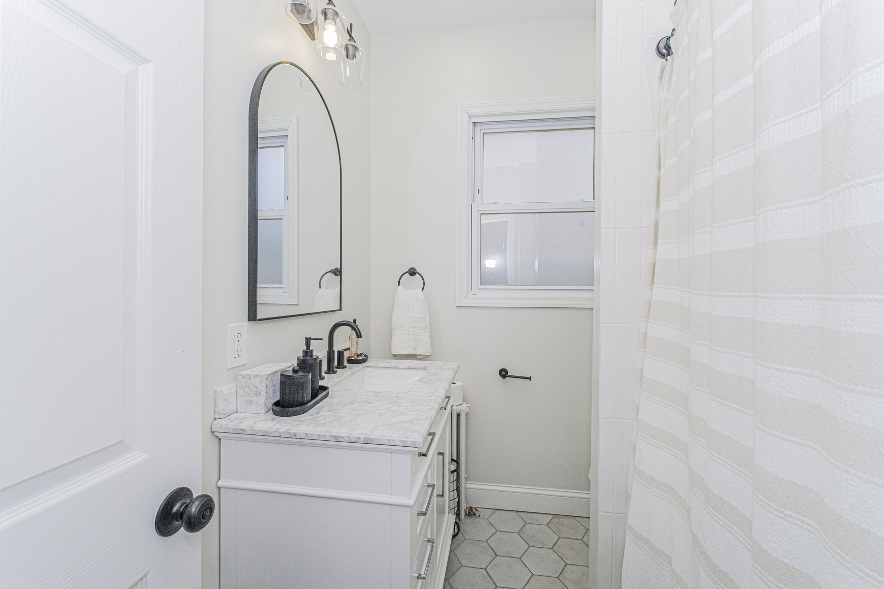 Staten Island, New York, 10307, United States, 2 Bedrooms Bedrooms, ,1 BathroomBathrooms,Residential,For Sale,2012003