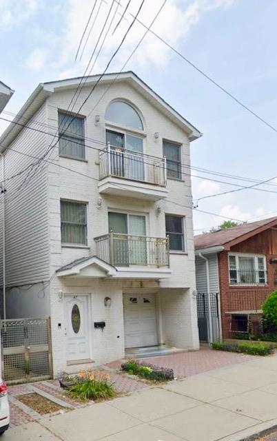 Jc, Heights, New Jersey, 07307, United States, 6 Bedrooms Bedrooms, ,6 BathroomsBathrooms,Residential,For Sale,1979354