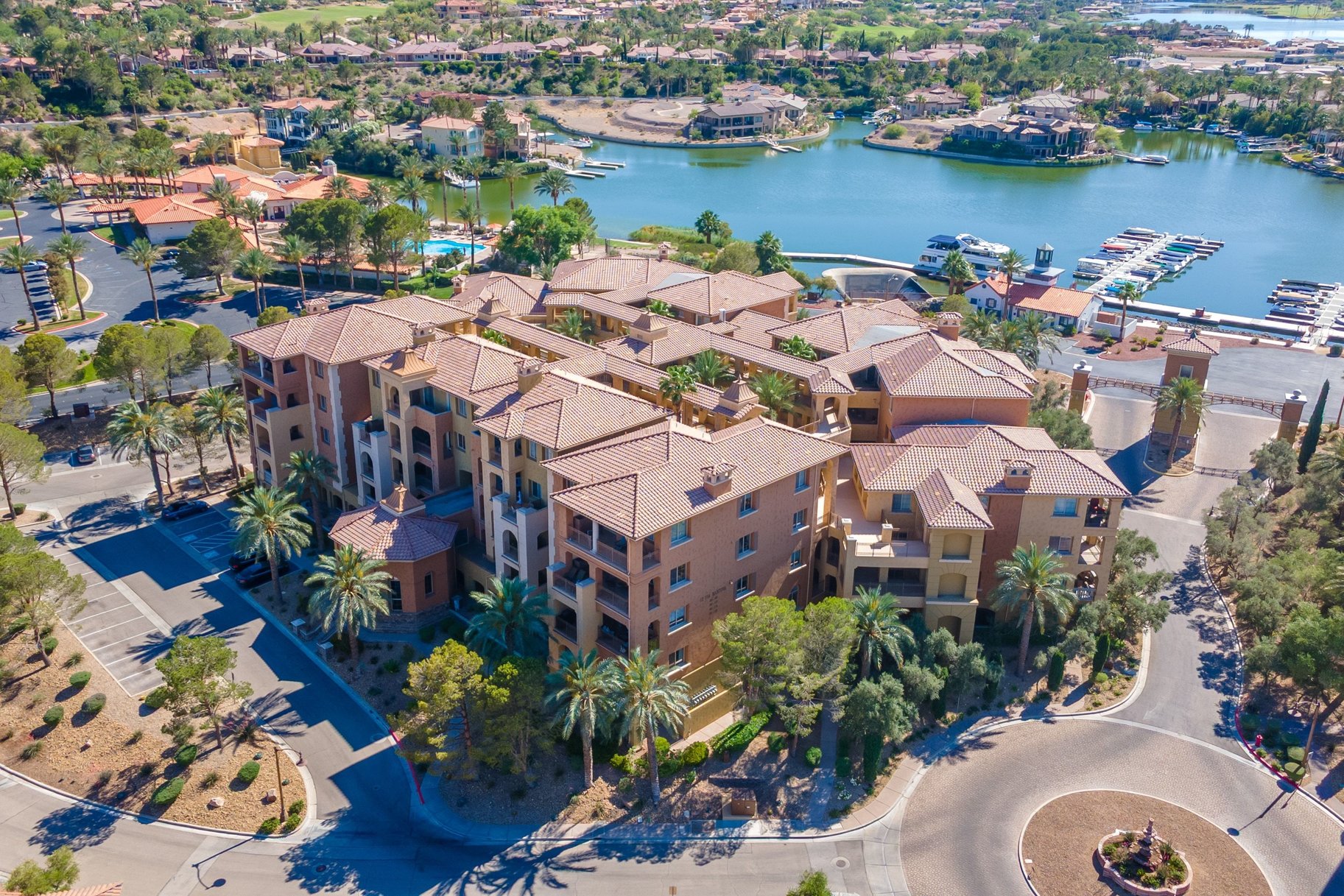  Lake Las Vegas Furnished 3 Beds, 3 Bath With Den Penthouse & Lake Views - 物件實景