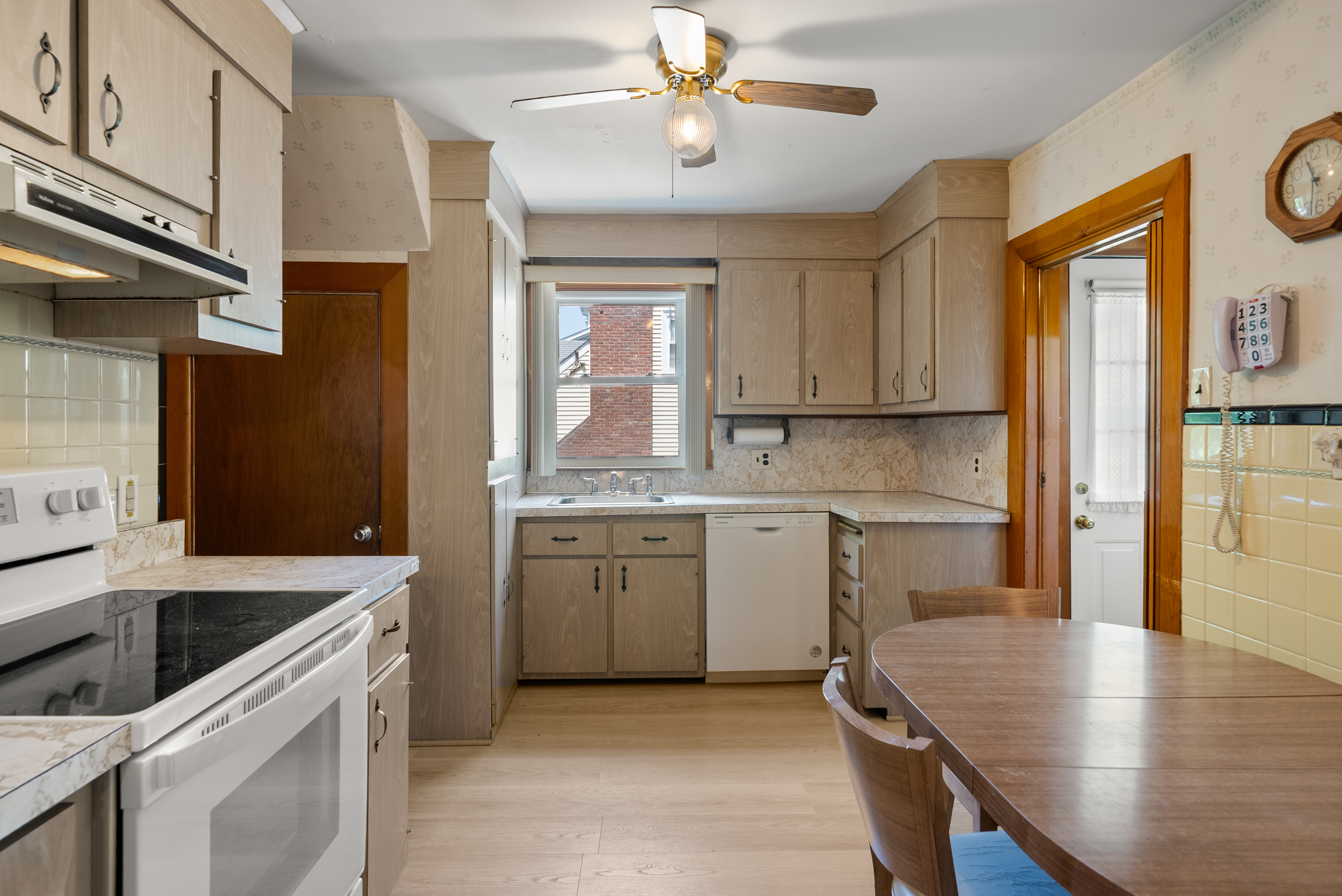  28 Hudson Street, Watertown, MA 02472 - 物件實景