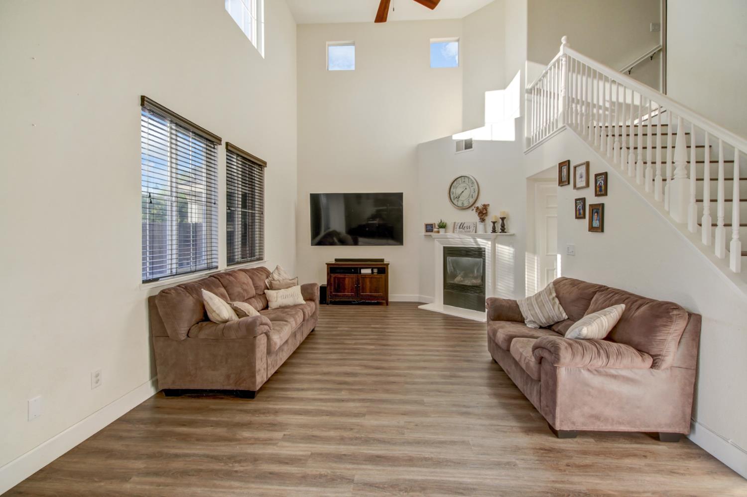 Lincoln, California, 95648, United States, 4 Bedrooms Bedrooms, ,3 BathroomsBathrooms,Residential,For Sale,1991044