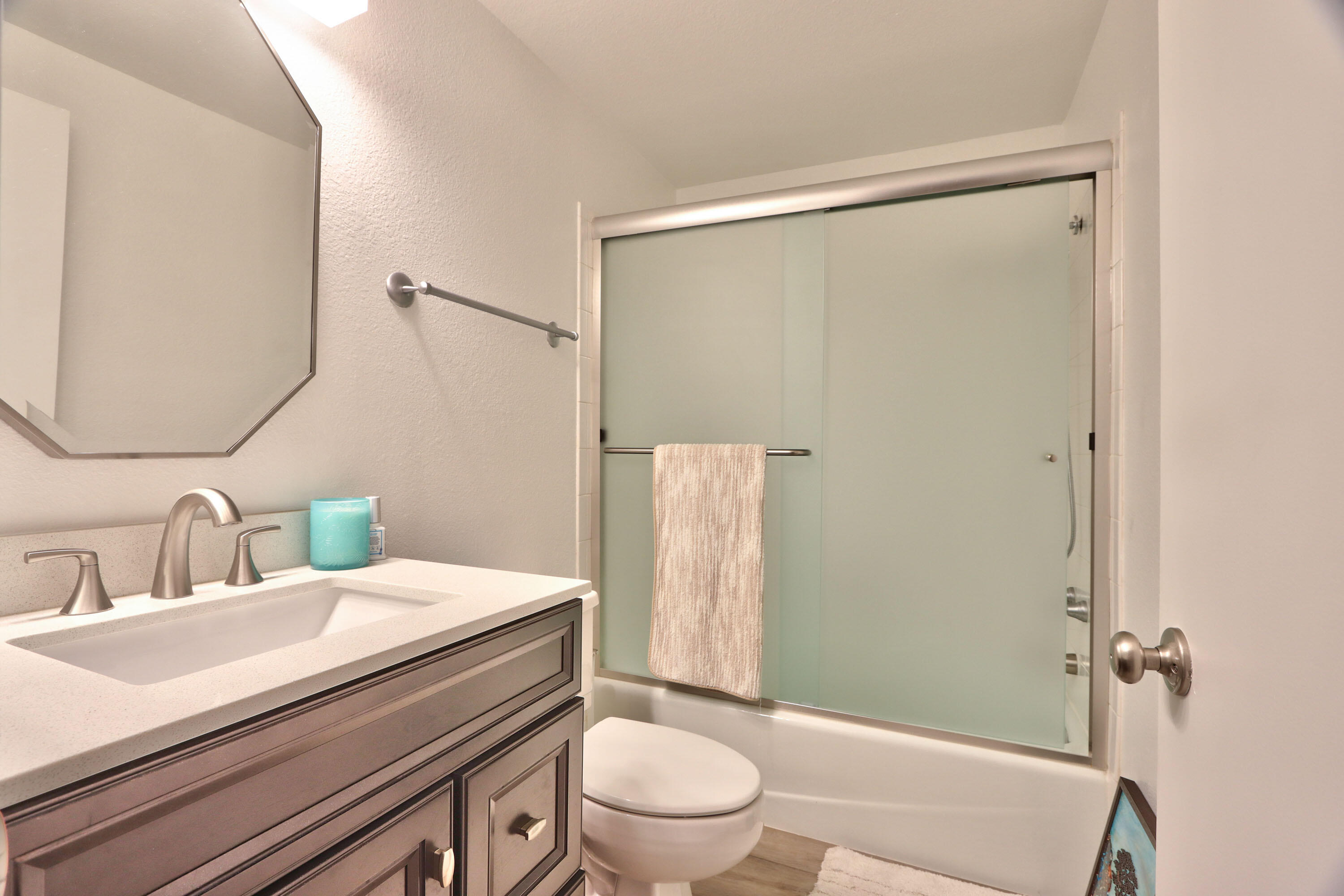 Palm Desert, California, 92260, United States, 2 Bedrooms Bedrooms, ,2 BathroomsBathrooms,Residential,For Sale,1876981
