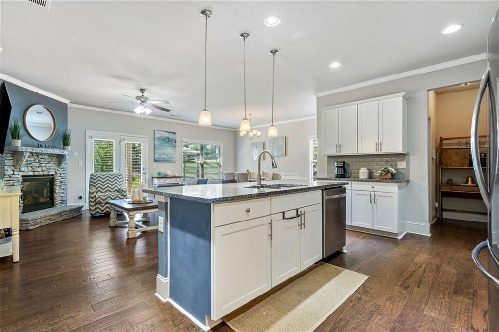 Flowery Branch, Georgia, 30542, United States, 4 Bedrooms Bedrooms, ,3 BathroomsBathrooms,Residential,For Sale,1901003