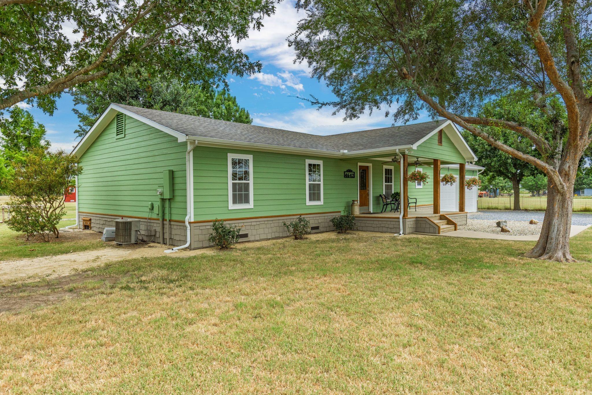 Caddo Mills, Texas, 75135, United States, 3 Bedrooms Bedrooms, ,2 BathroomsBathrooms,Residential,For Sale,1975401
