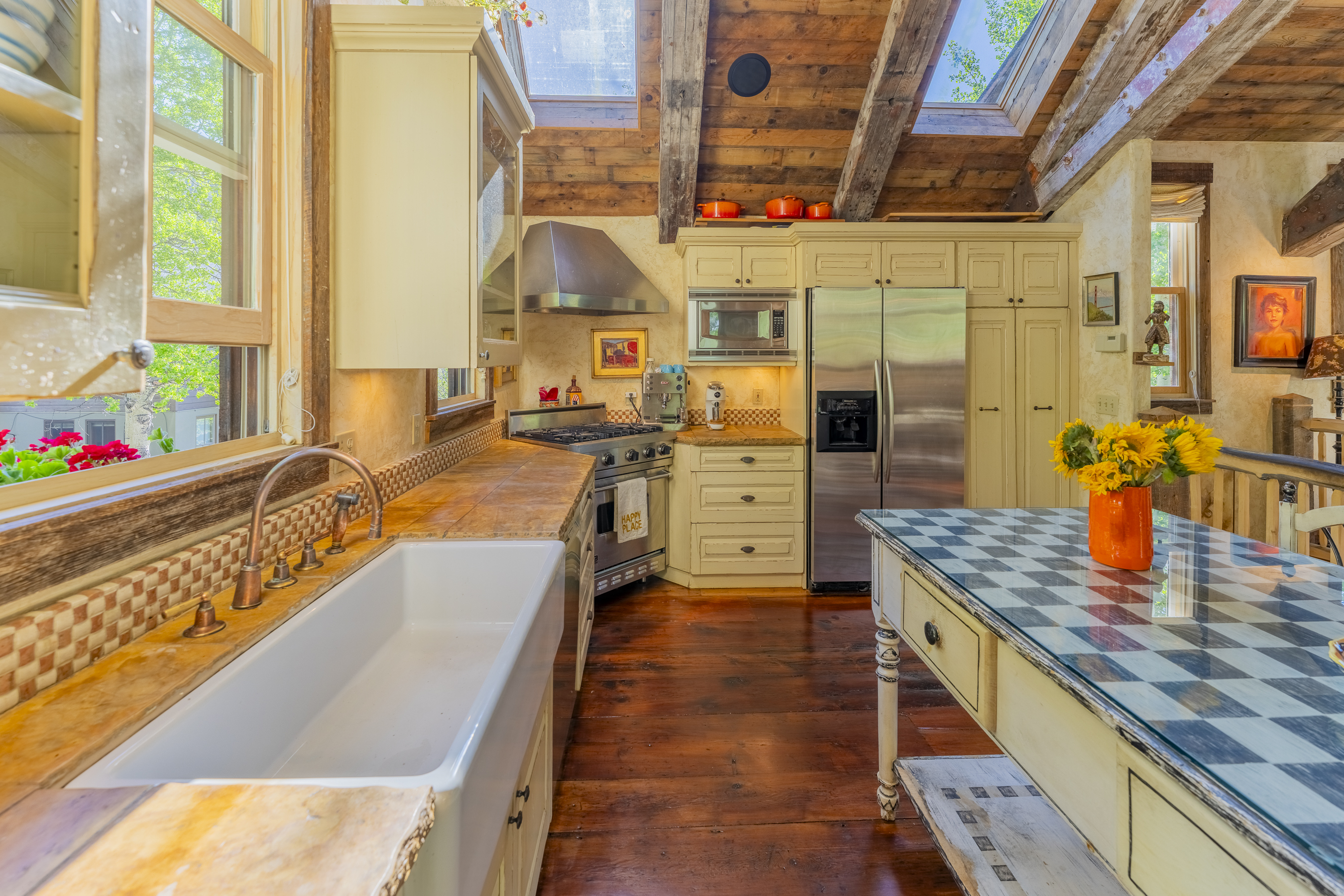  BEAR ALLEY - Unwrap The Fairytale - A Once-In-A-Lifetime Creekside Compound - 物件實景