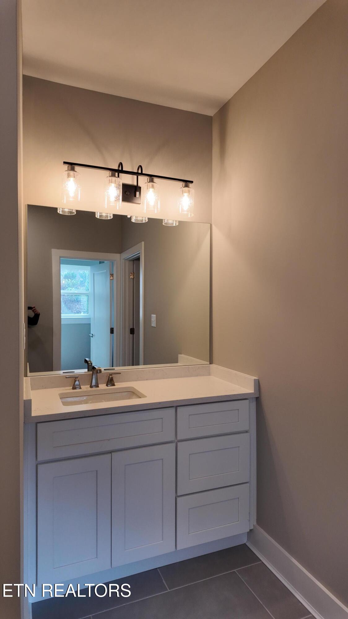 Loudon, Tennessee, 37774, United States, 4 Bedrooms Bedrooms, ,3 BathroomsBathrooms,Residential,For Sale,1981899