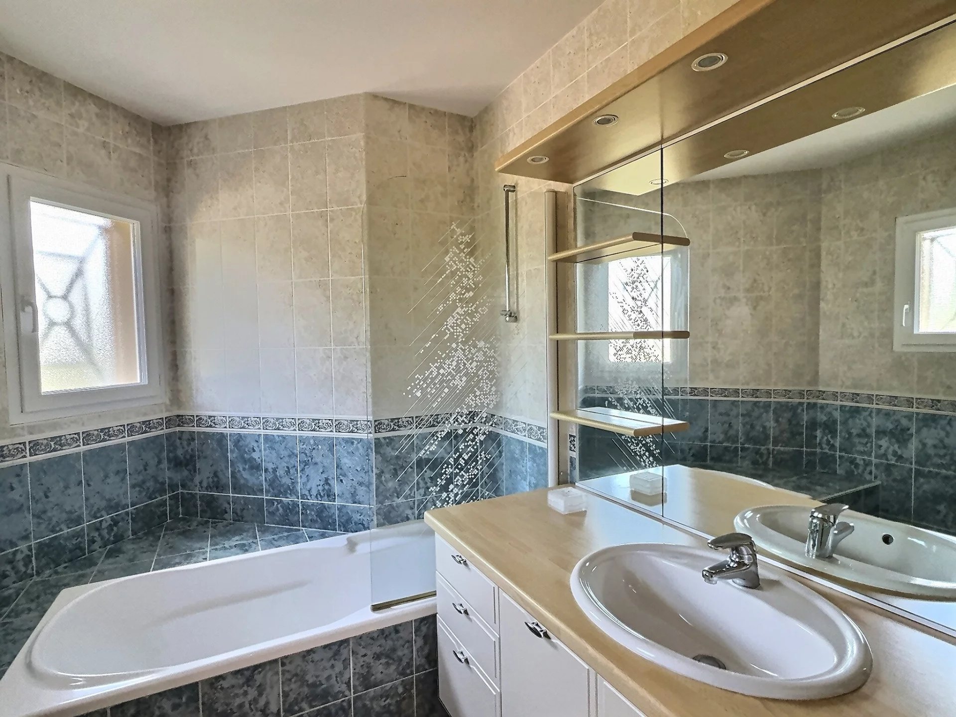 Lège-Cap-Ferret, New Aquitaine, 33950, FR, 5 Bedrooms Bedrooms, ,3 BathroomsBathrooms,Residential,For Sale,1817598