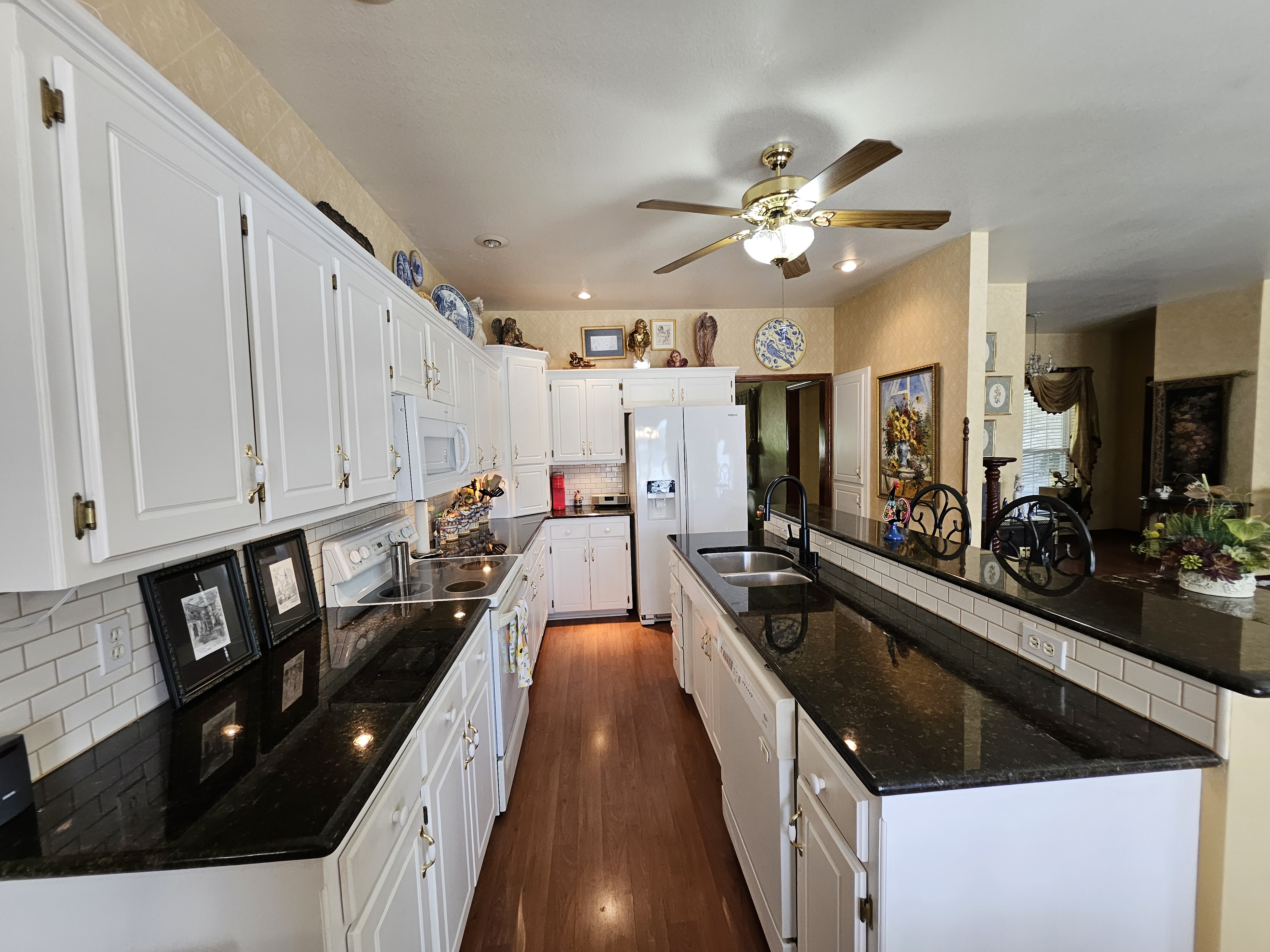 Pierce City, Missouri, 65723, United States, 5 Bedrooms Bedrooms, ,3 BathroomsBathrooms,Residential,For Sale,1975319