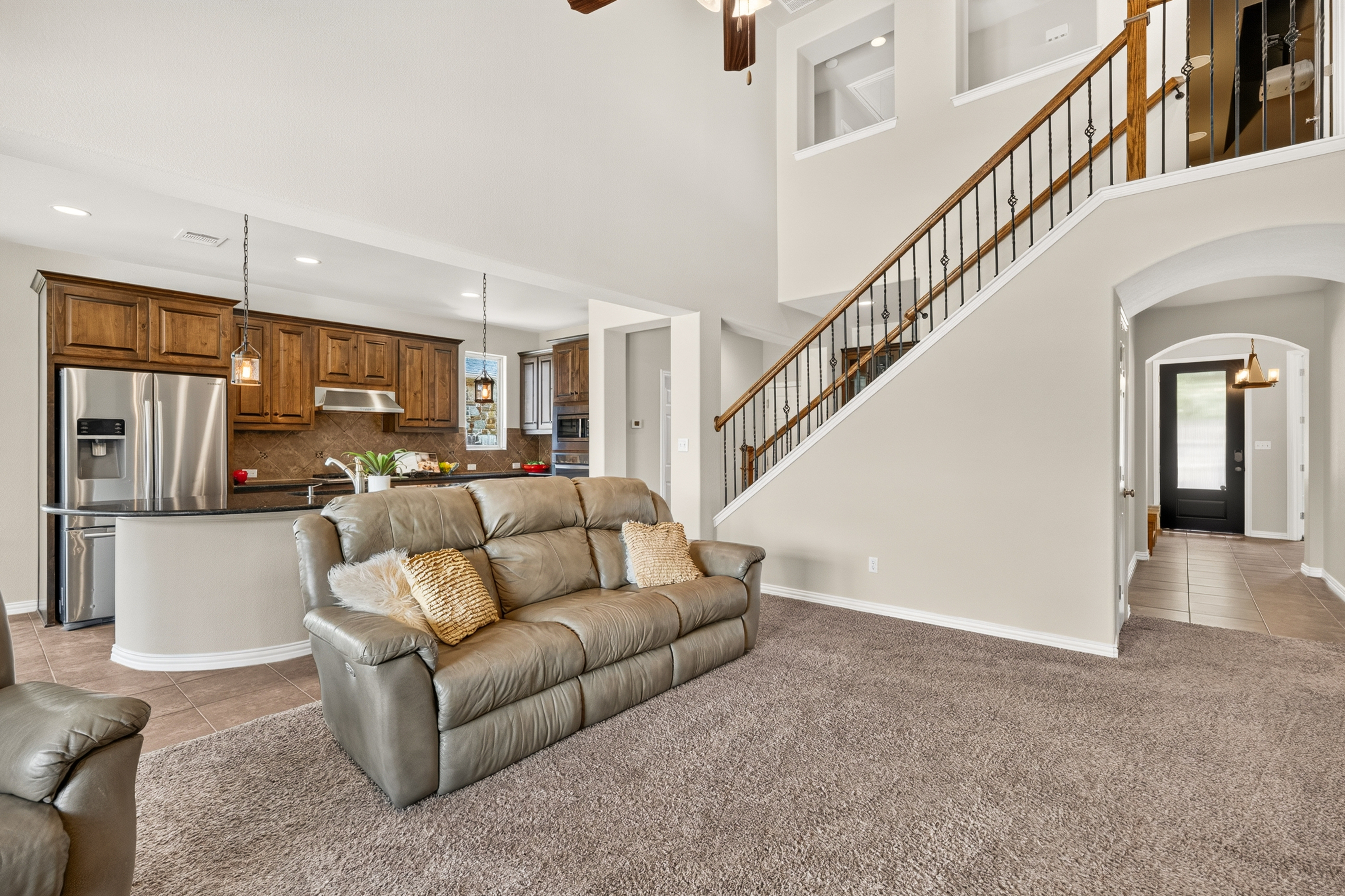  Masterfully Crafted Home in Belterra with Backyard Oasis - 物件實景