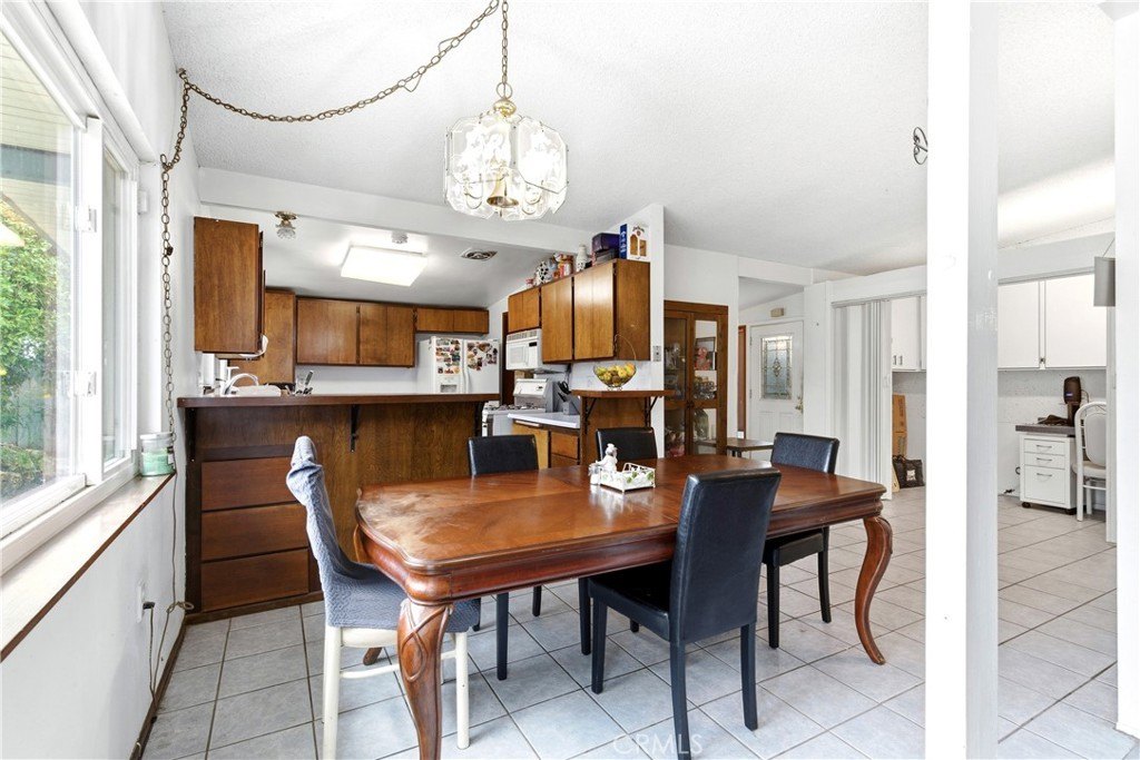 Jurupa Valley, California, 92509, United States, 4 Bedrooms Bedrooms, ,3 BathroomsBathrooms,Residential,For Sale,2044846