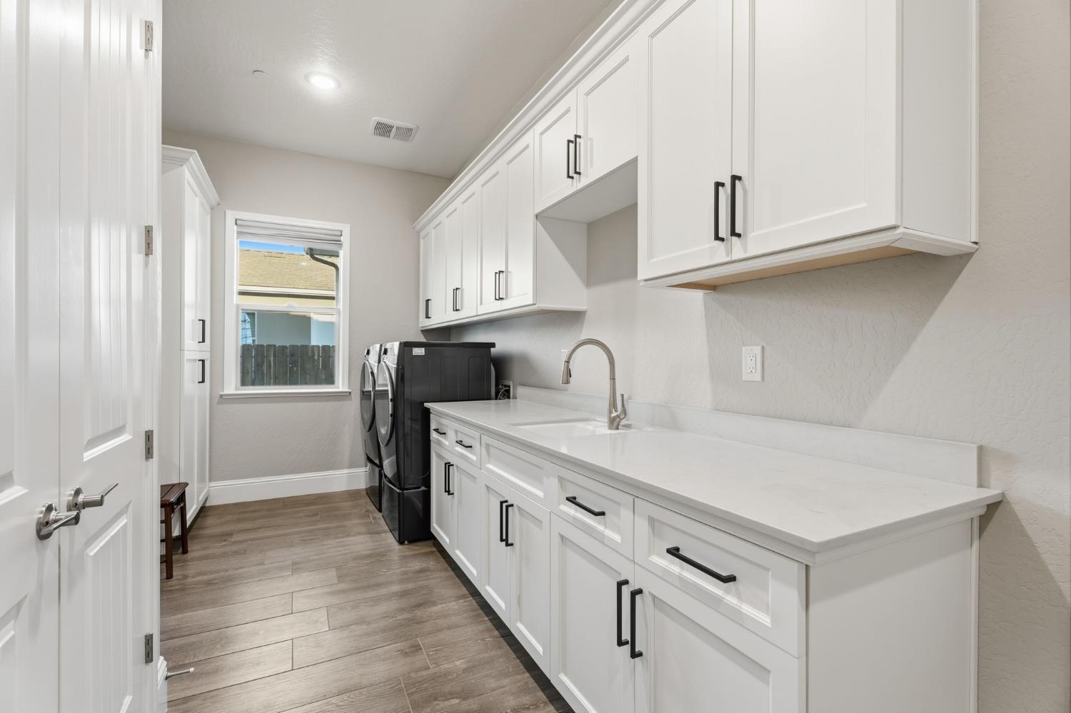 Clovis, California, 93619, United States, 4 Bedrooms Bedrooms, ,4 BathroomsBathrooms,Residential,For Sale,2010816