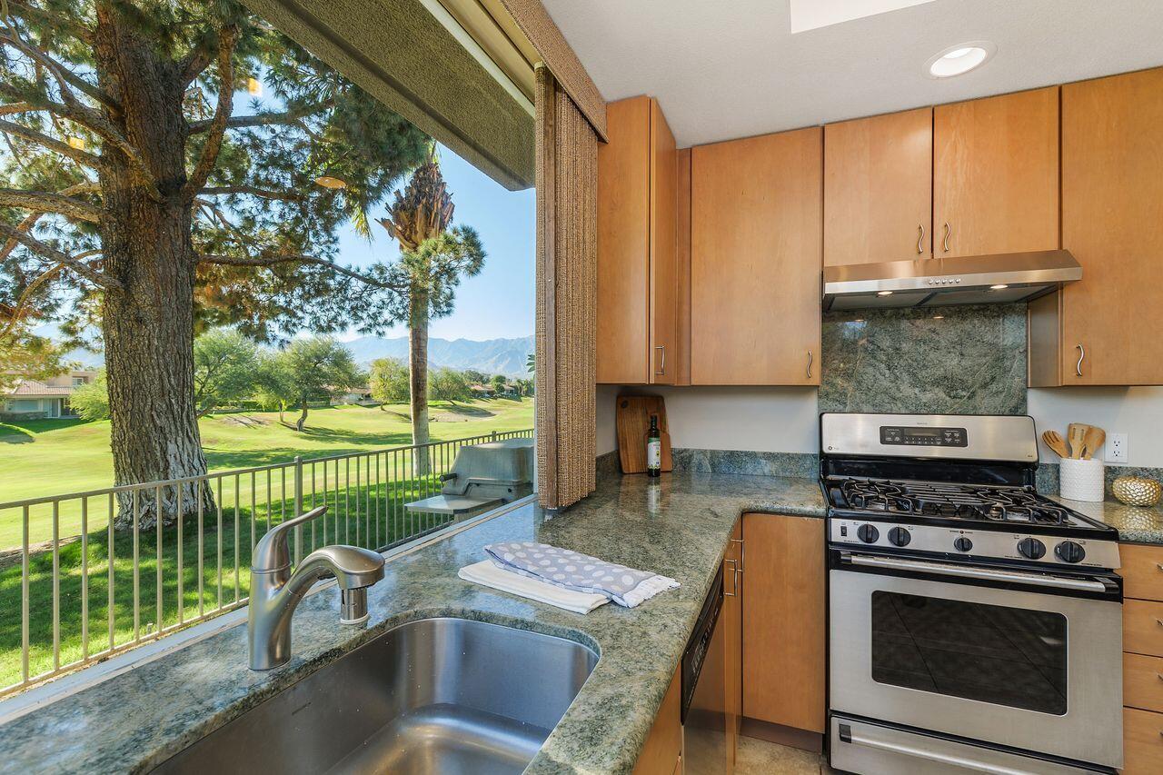 Rancho Mirage, California, 92270, United States, 3 Bedrooms Bedrooms, ,2 BathroomsBathrooms,Residential,For Sale,1999734