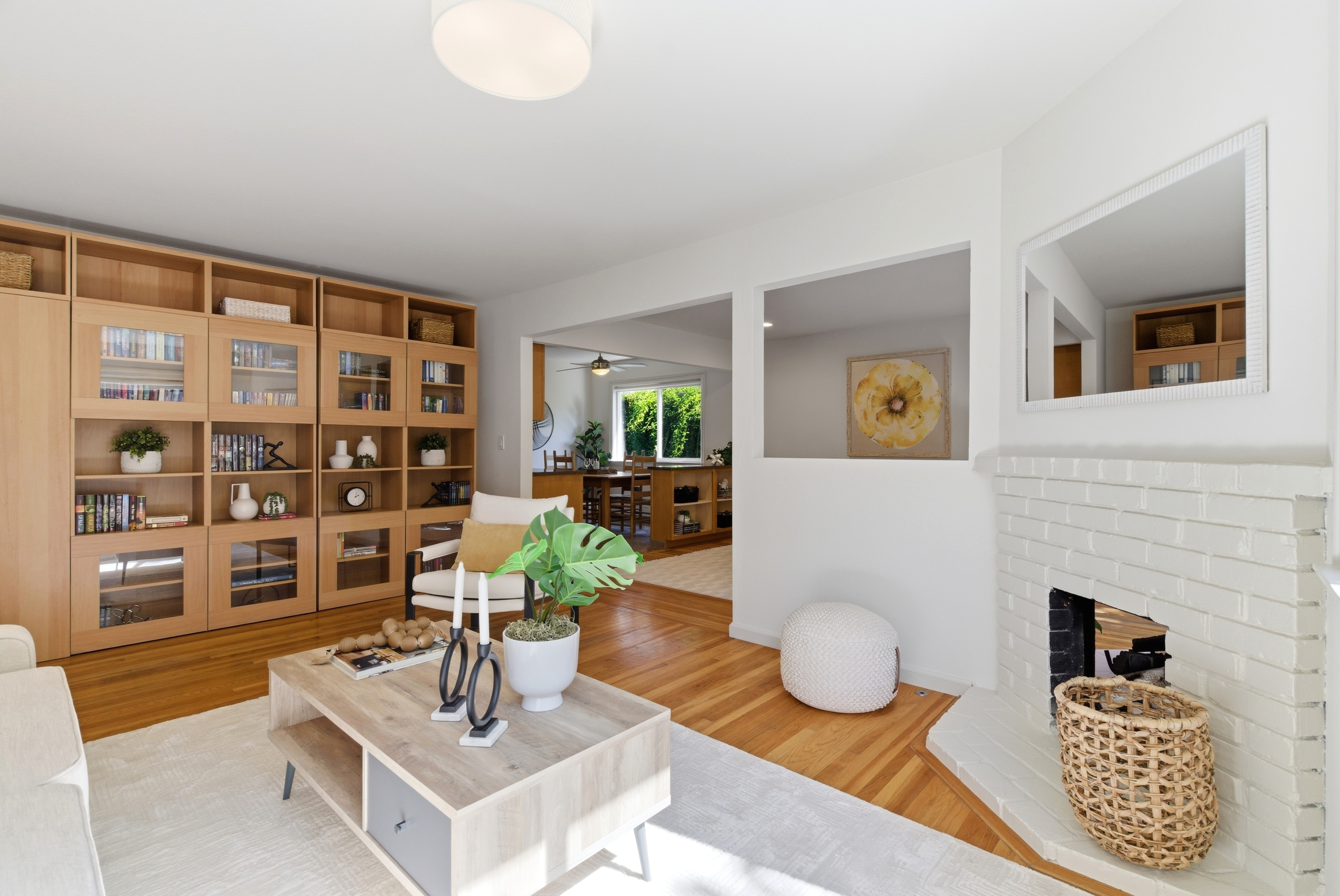  Private, Stylishly Updated Home in Prime Cambrian Location - 物件實景