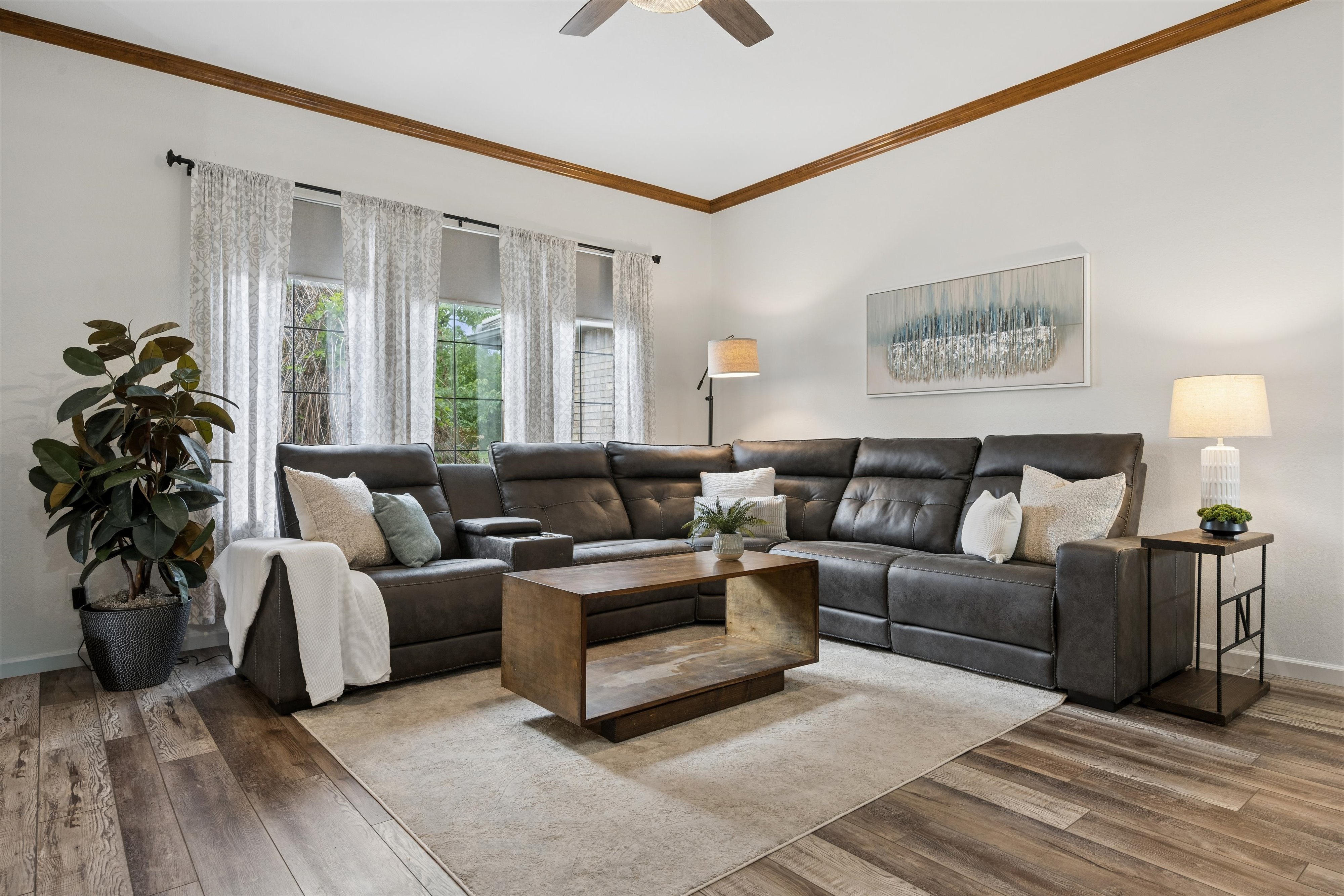  Thoughtfully Updated and Beautifully Maintained Ranch-Style Residence - 物件實景