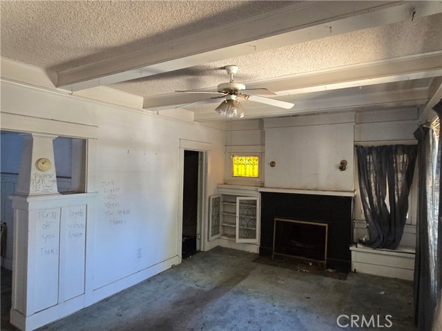 Los Angeles, California, 90062, United States, 4 Bedrooms Bedrooms, ,Residential,For Sale,1942774