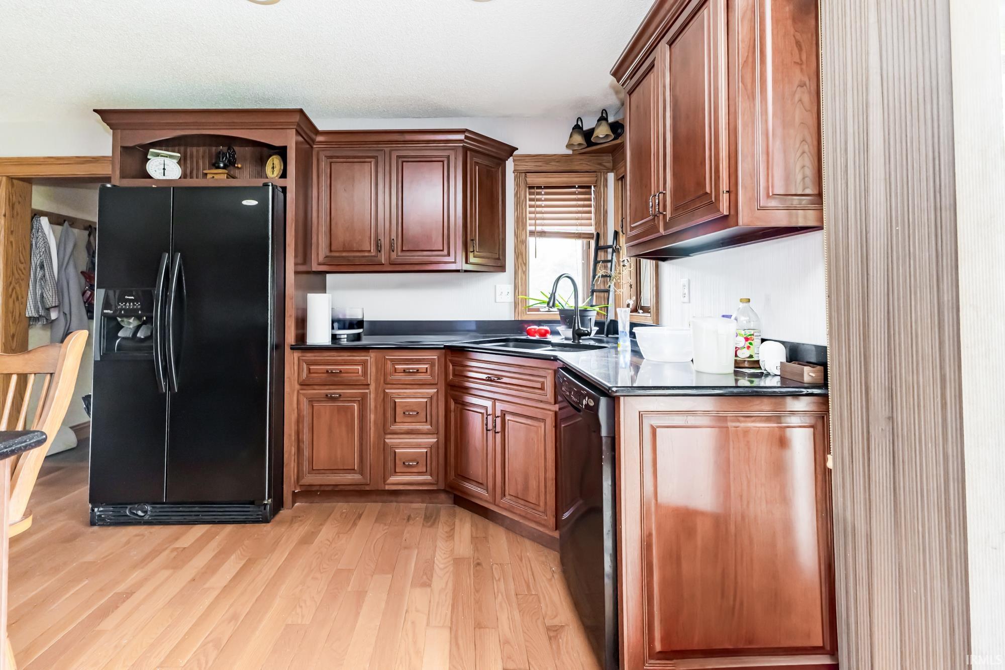 Hartford City, Indiana, 47348, United States, 6 Bedrooms Bedrooms, ,3 BathroomsBathrooms,Residential,For Sale,1870324