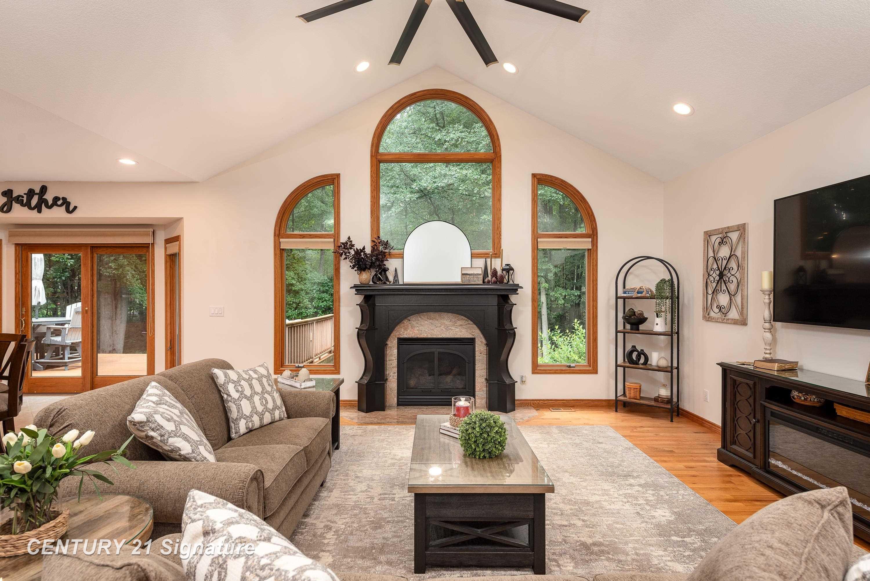 Midland, Michigan, 48642, United States, 4 Bedrooms Bedrooms, ,4 BathroomsBathrooms,Residential,For Sale,1981161