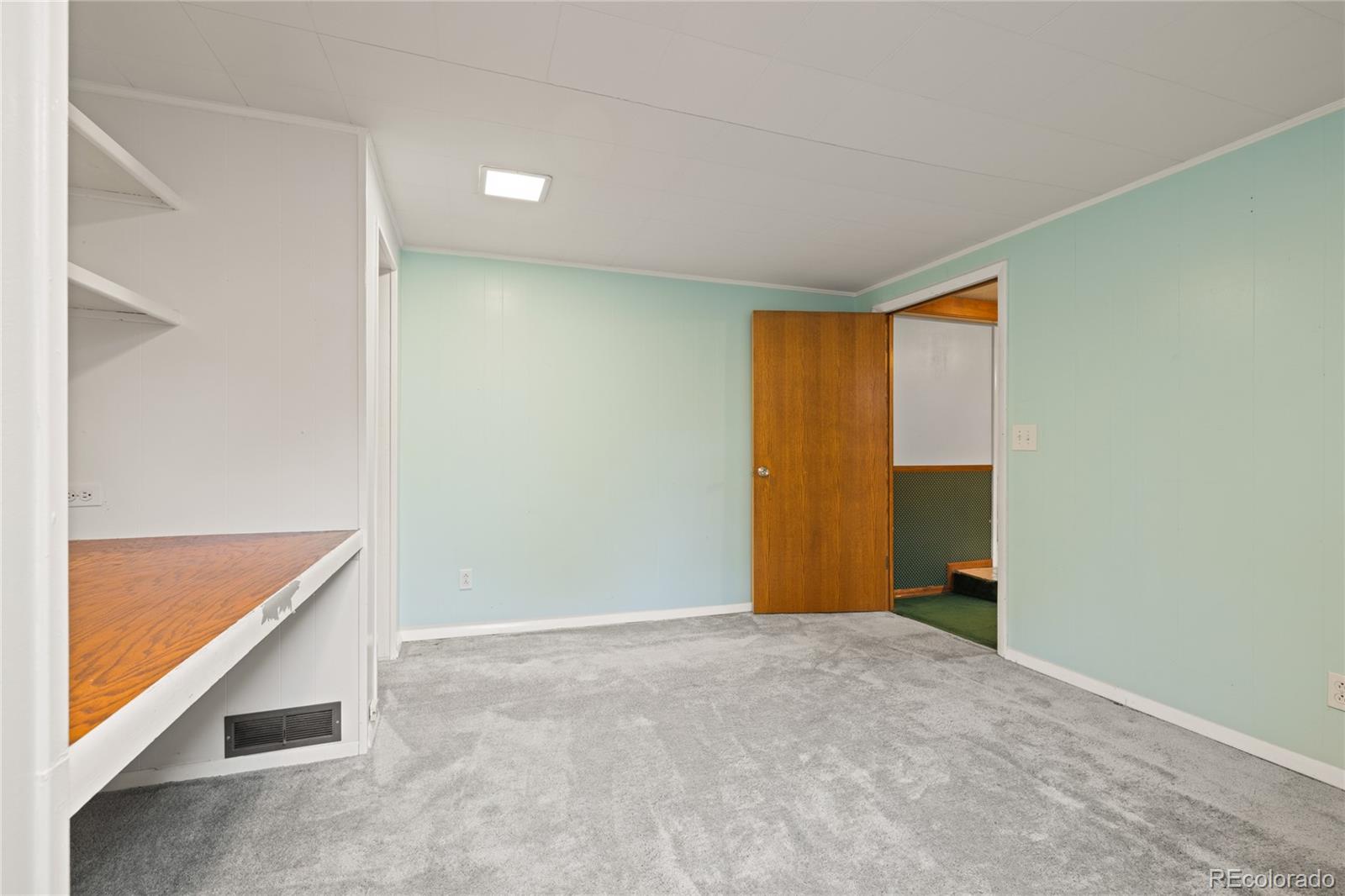 Arvada, Colorado, 80004, United States, 4 Bedrooms Bedrooms, ,2 BathroomsBathrooms,Residential,For Sale,1986117