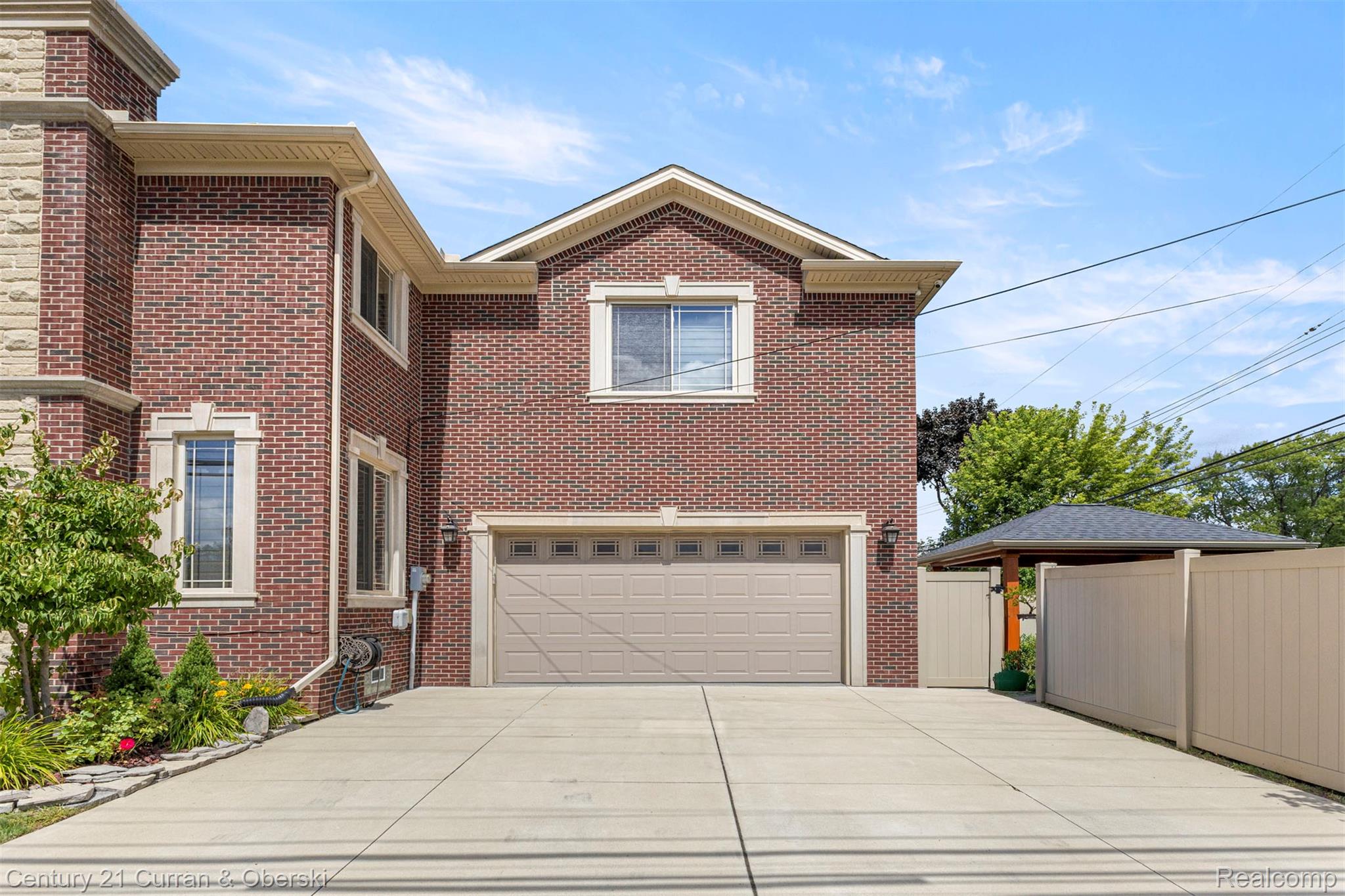 Dearborn Heights, Michigan, 48127, United States, 4 Bedrooms Bedrooms, ,5 BathroomsBathrooms,Residential,For Sale,1924590