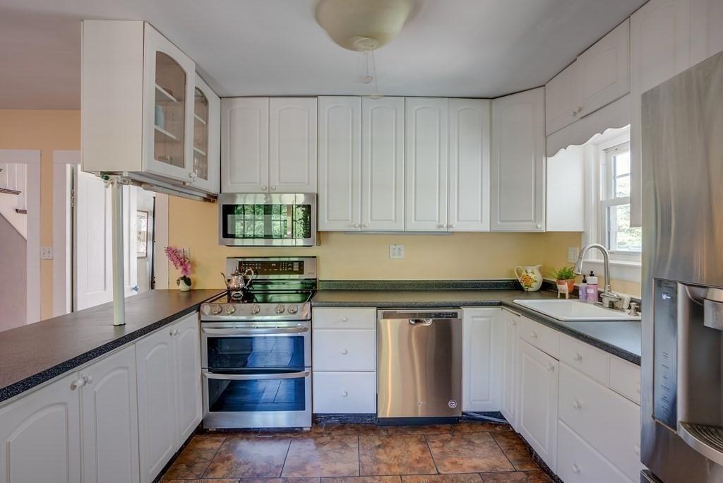 Boylston, Massachusetts, 01505, United States, 5 Bedrooms Bedrooms, ,3 BathroomsBathrooms,Residential,For Sale,1887512